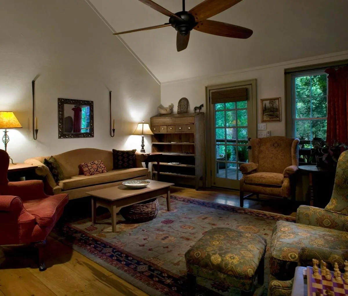 Living room in Lake Rabun Hotel