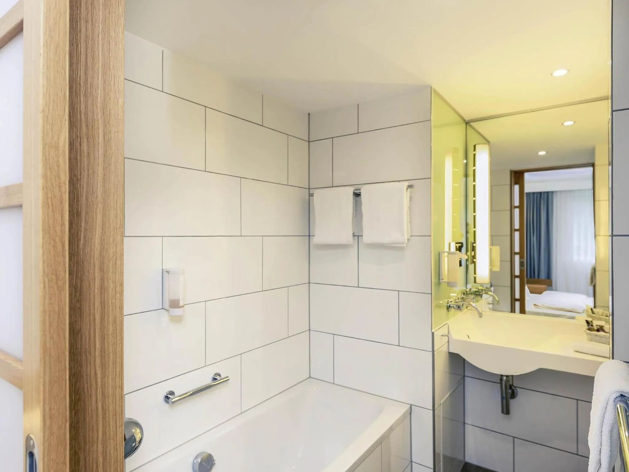 Bedroom in Mercure Hotel Saarbrücken Süd