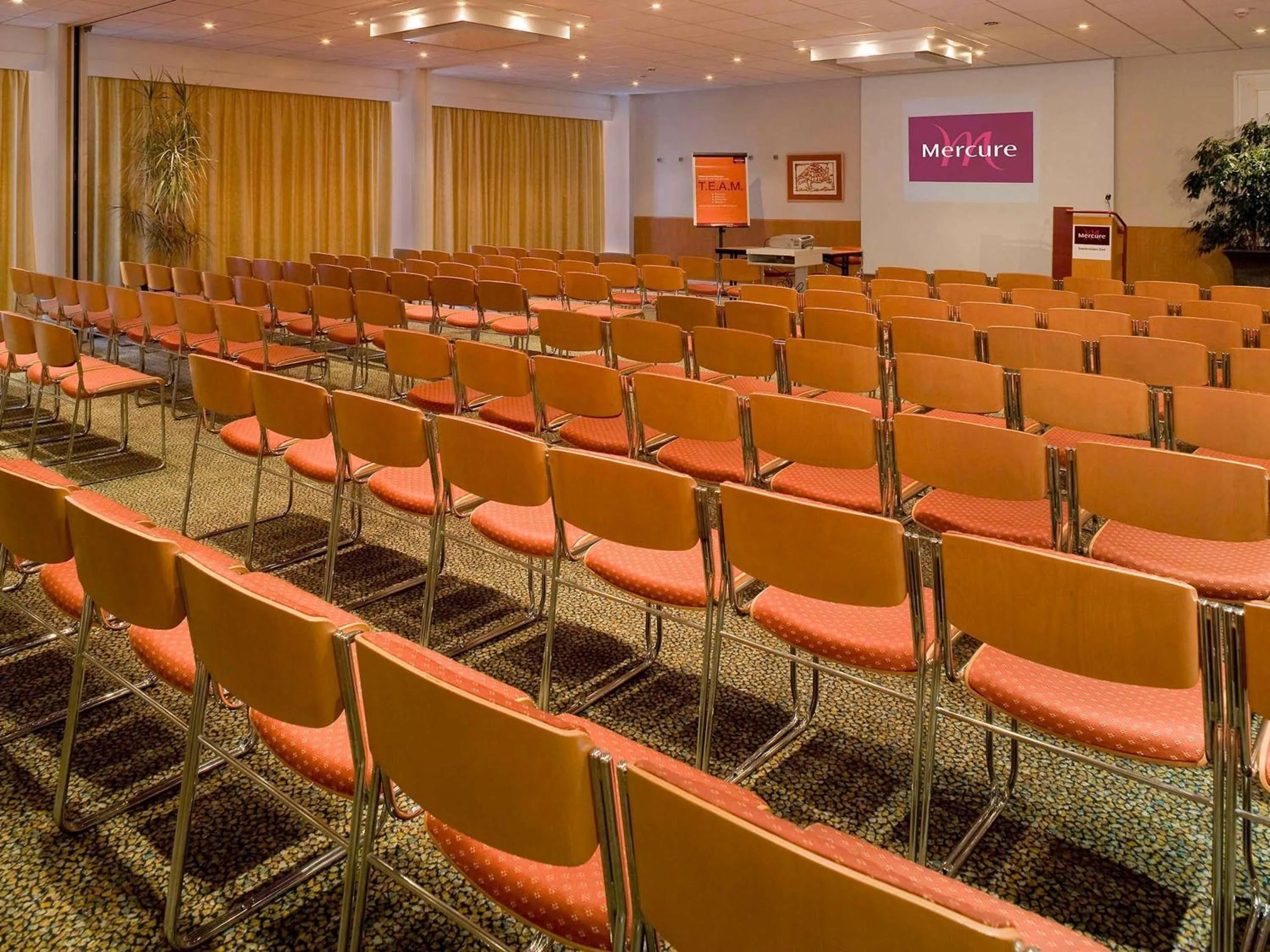 Meeting/conference room in Mercure Hotel Saarbrücken Süd