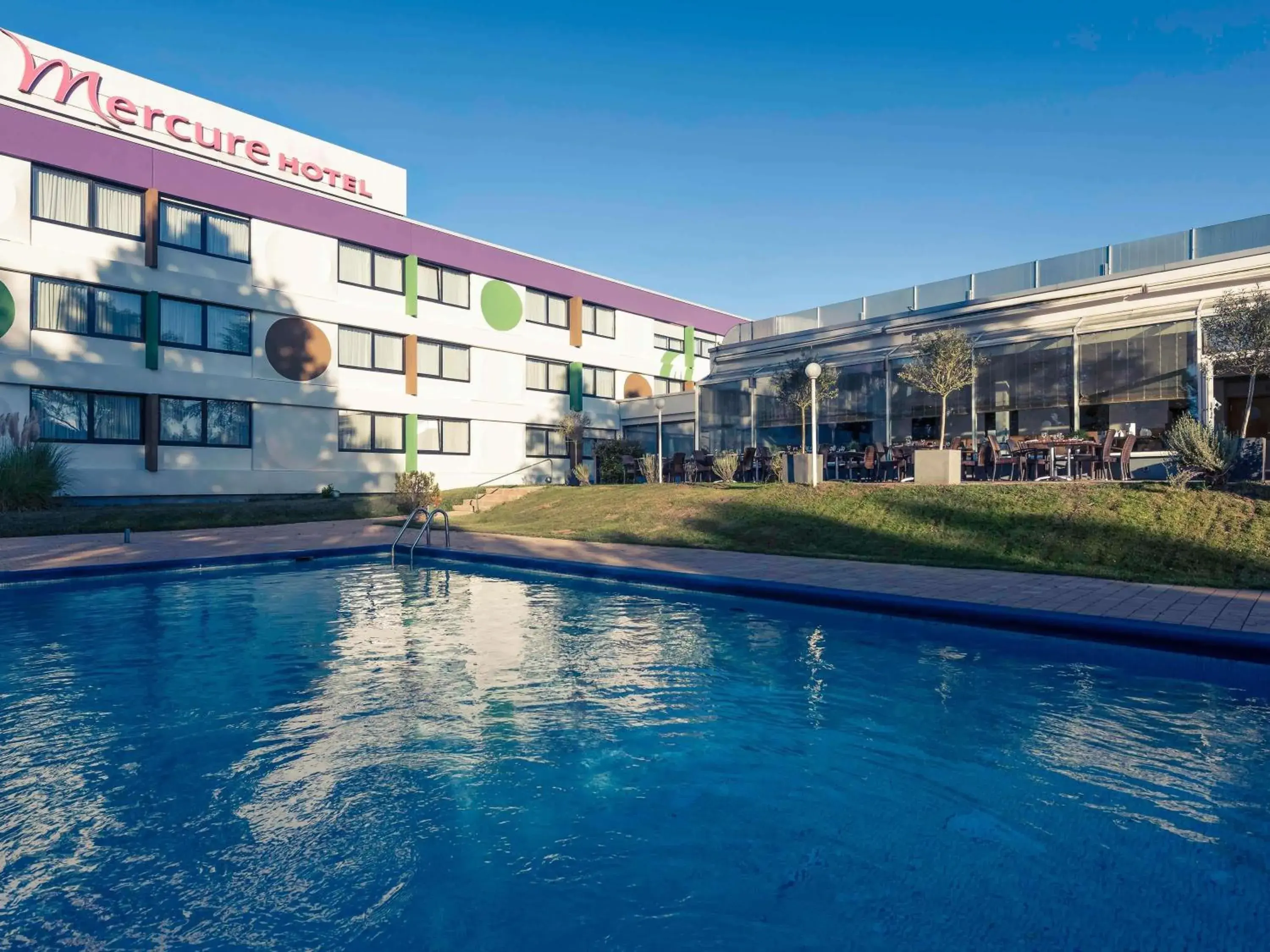 Property building in Mercure Hotel Saarbrücken Süd Property building in Mercure Hotel Saarbrücken Süd