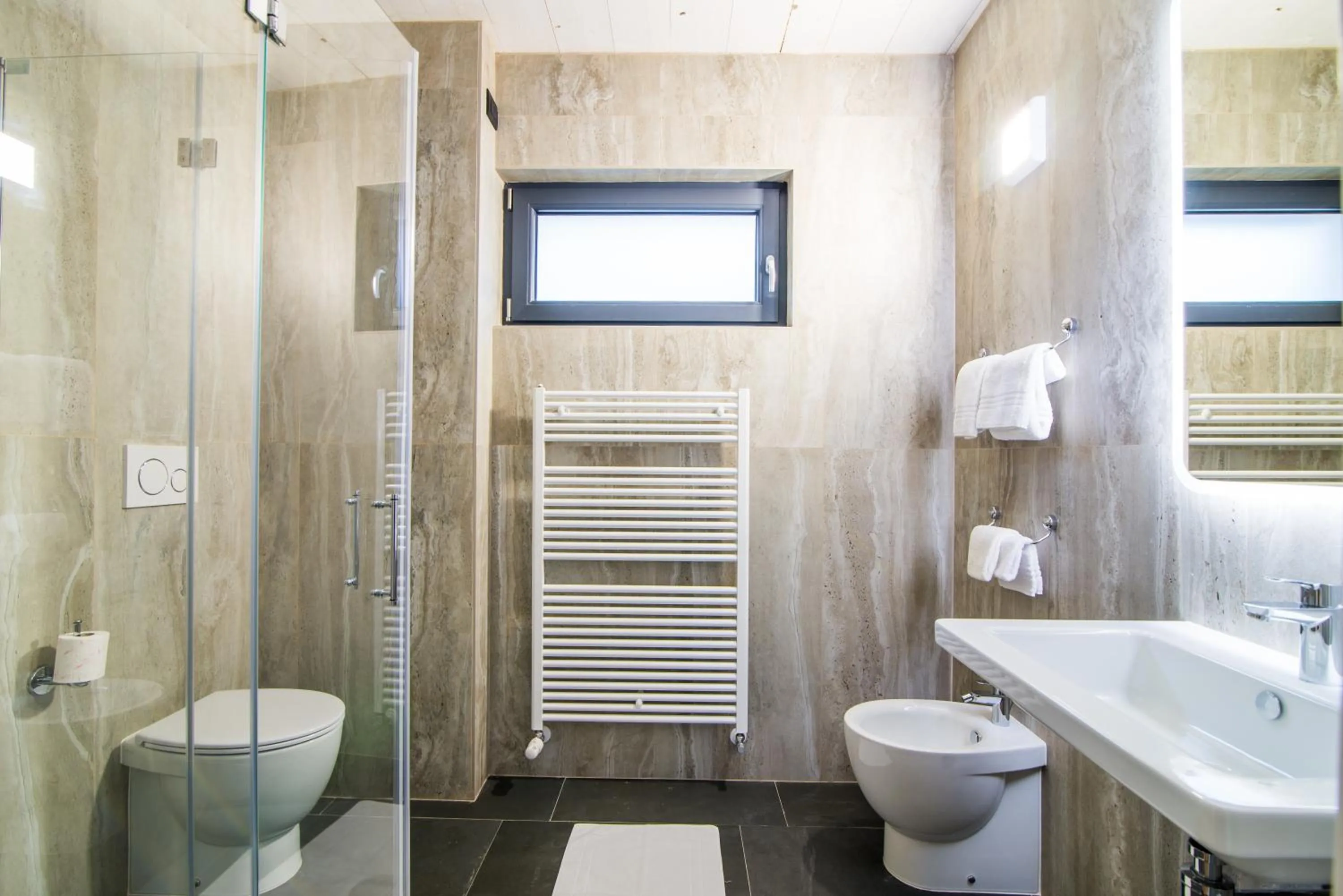 Shower in Hotel Alla Fonte