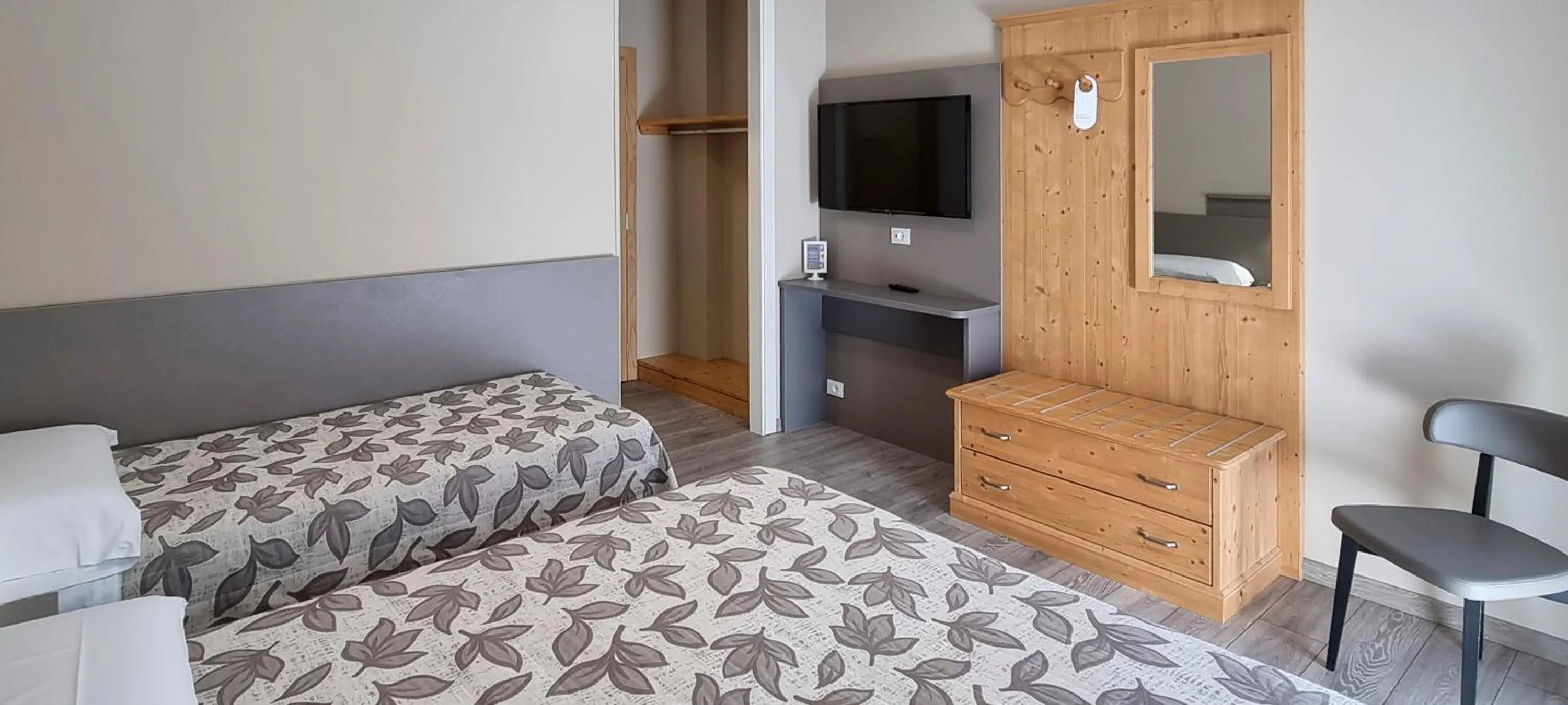 TV and multimedia, Bed in Hotel Alla Fonte