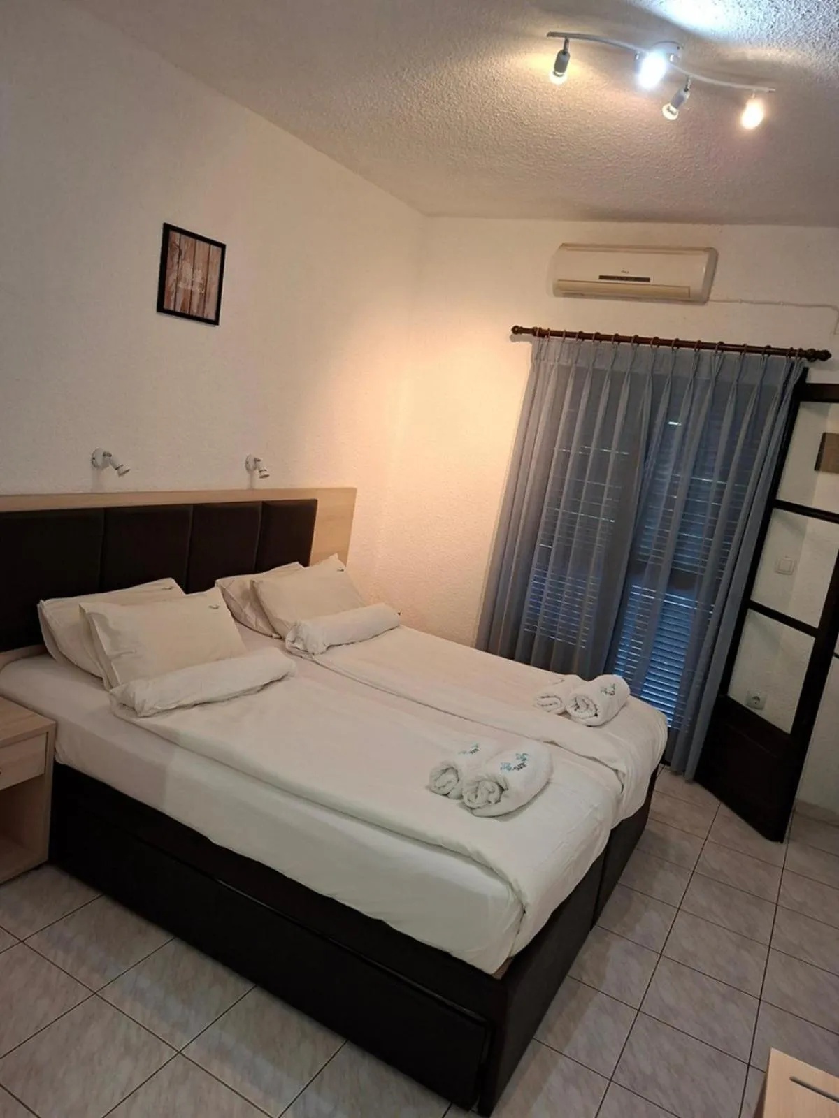 Photo of the whole room, Bed in Tassos 2