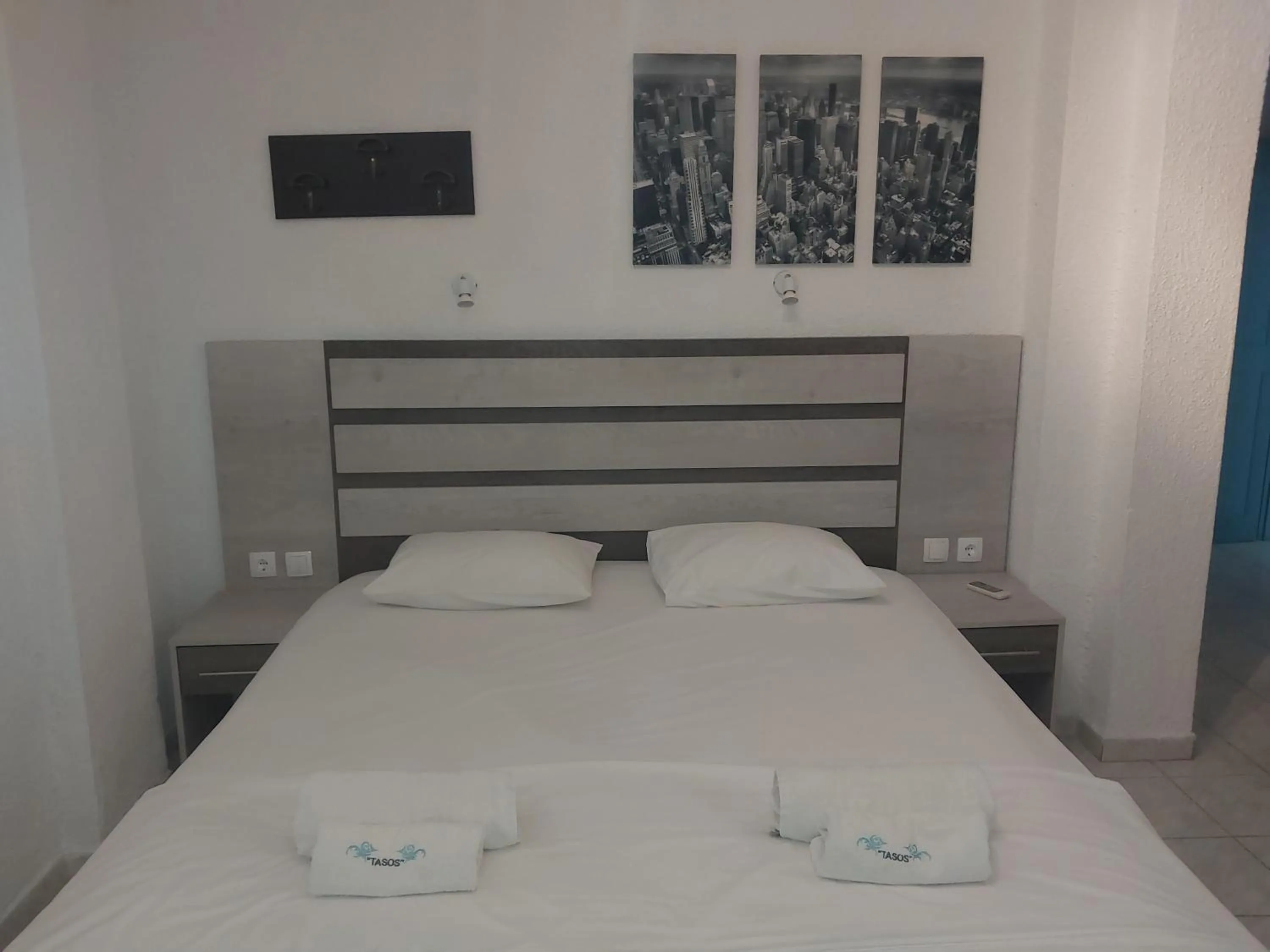 Photo of the whole room, Bed in Tassos 2