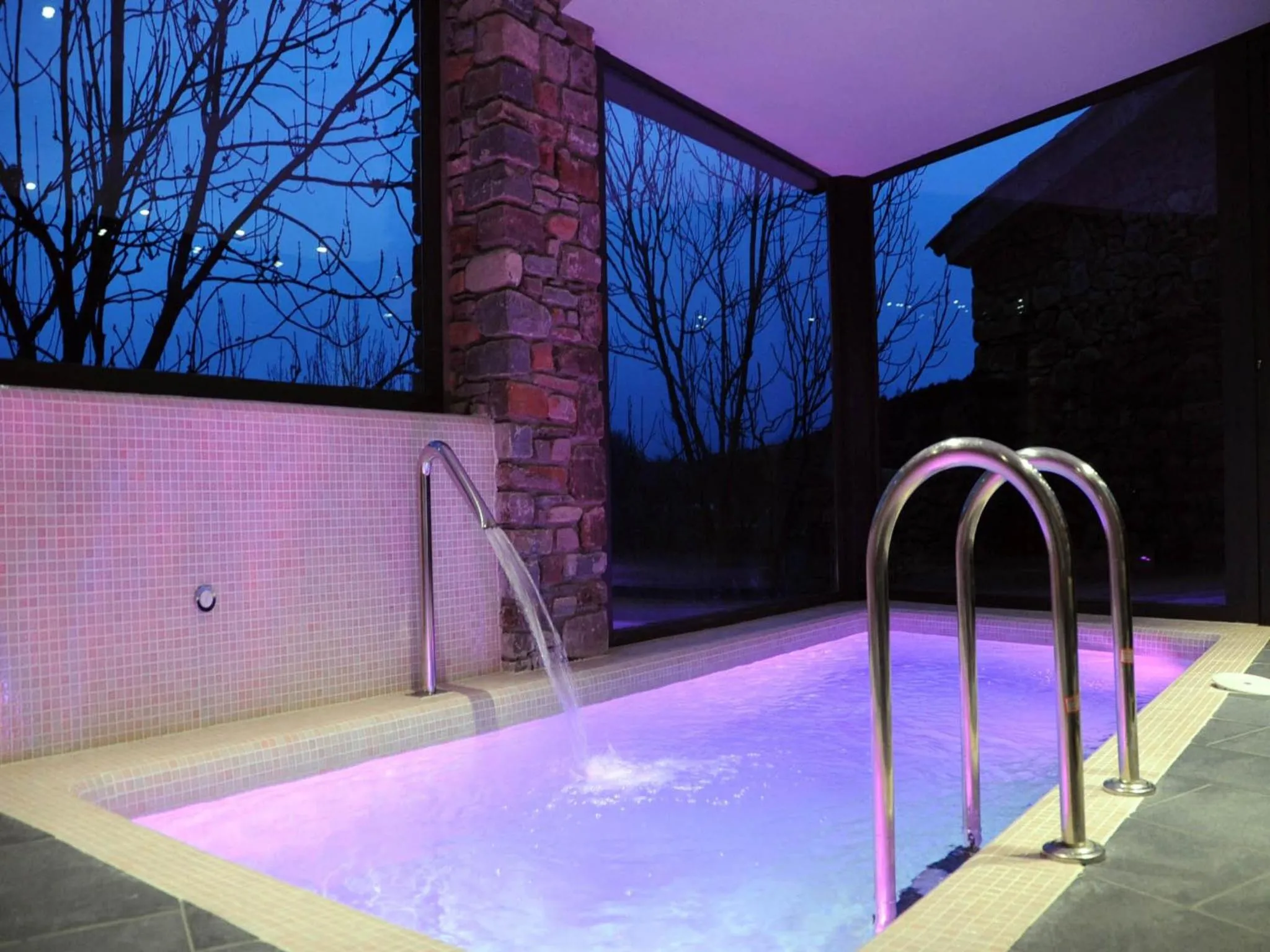 Hot Spring Bath in Bonansa Country Hotel