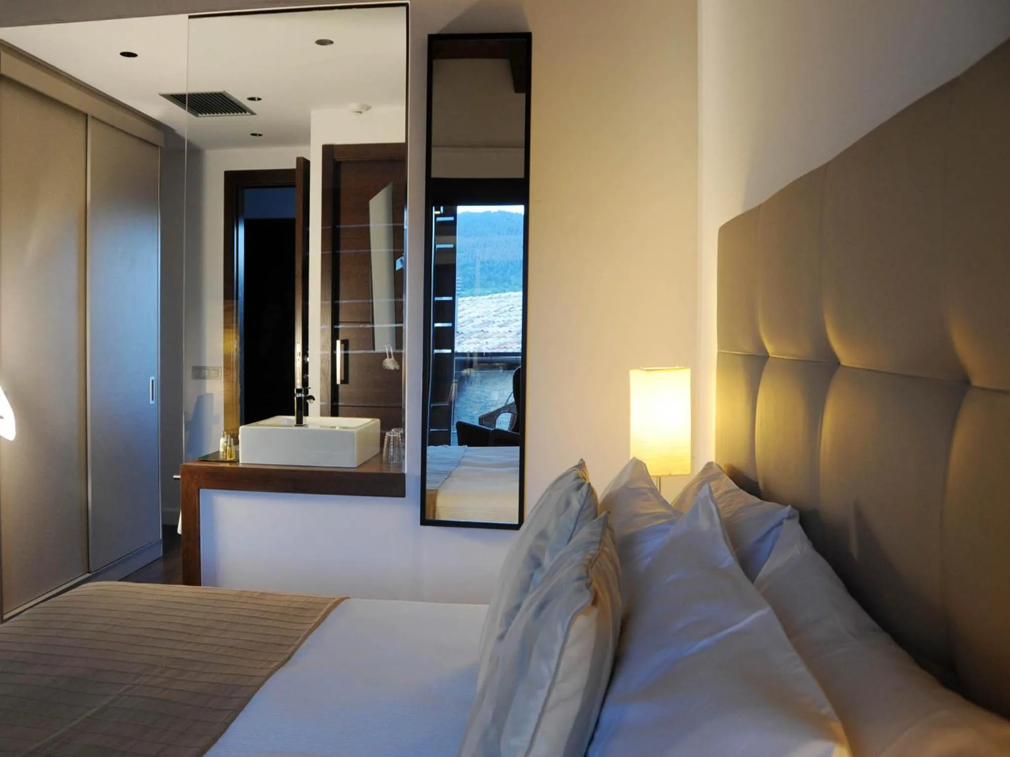 Bedroom, Bed in Bonansa Country Hotel