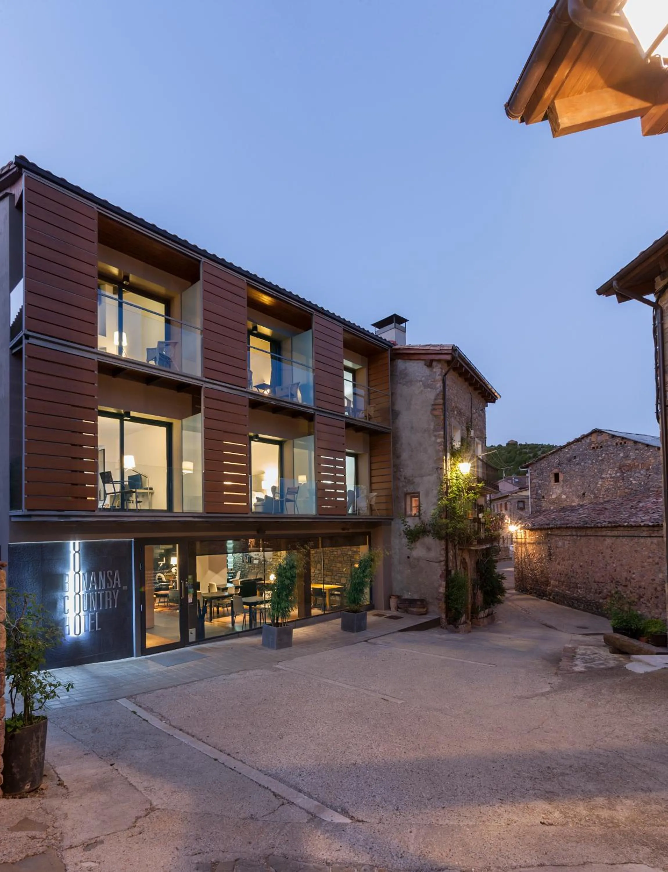 Property building in Bonansa Country Hotel