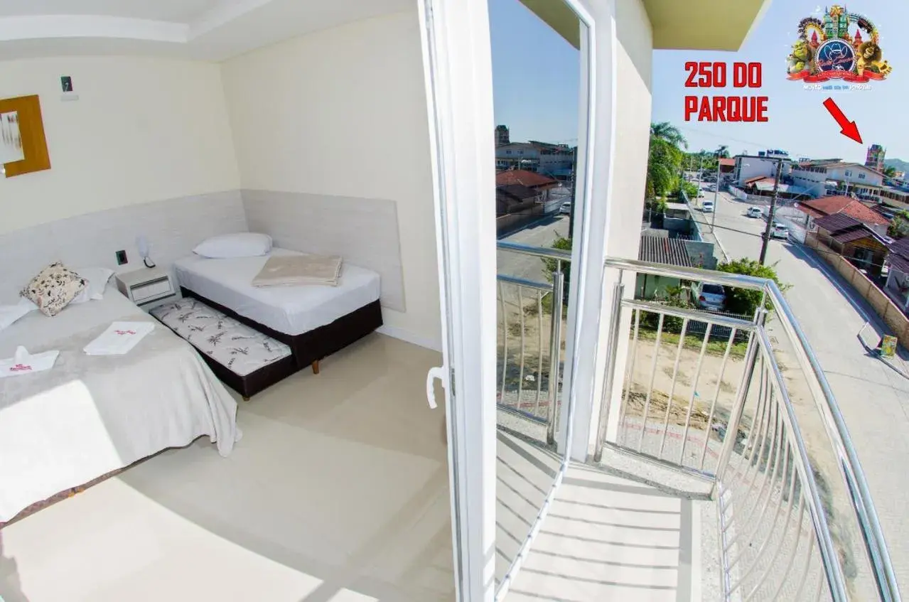 Triple Room in Hotel Balneário do Parque Triple Room in Hotel Balneário do Parque