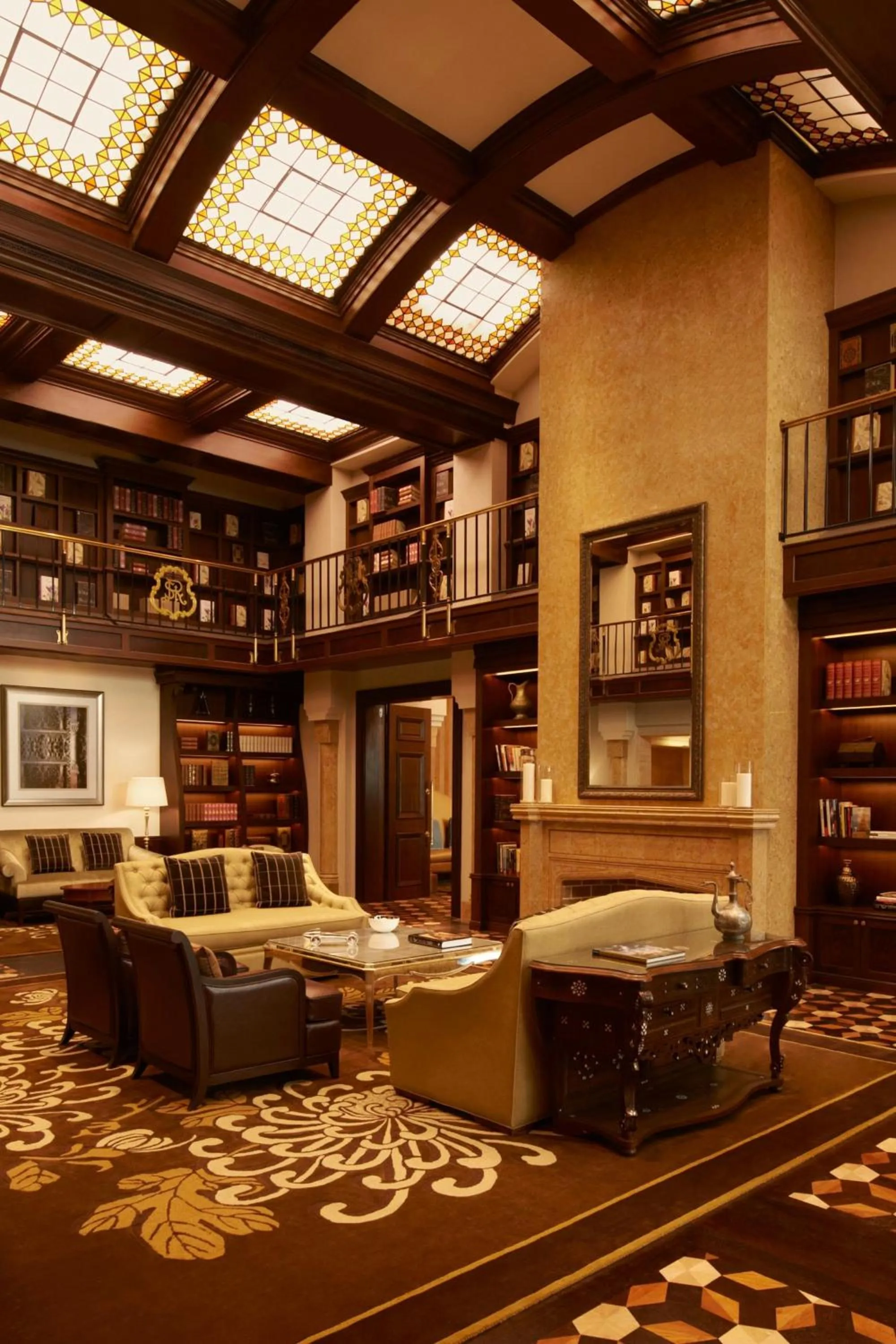 Lounge or bar in The St. Regis Abu Dhabi