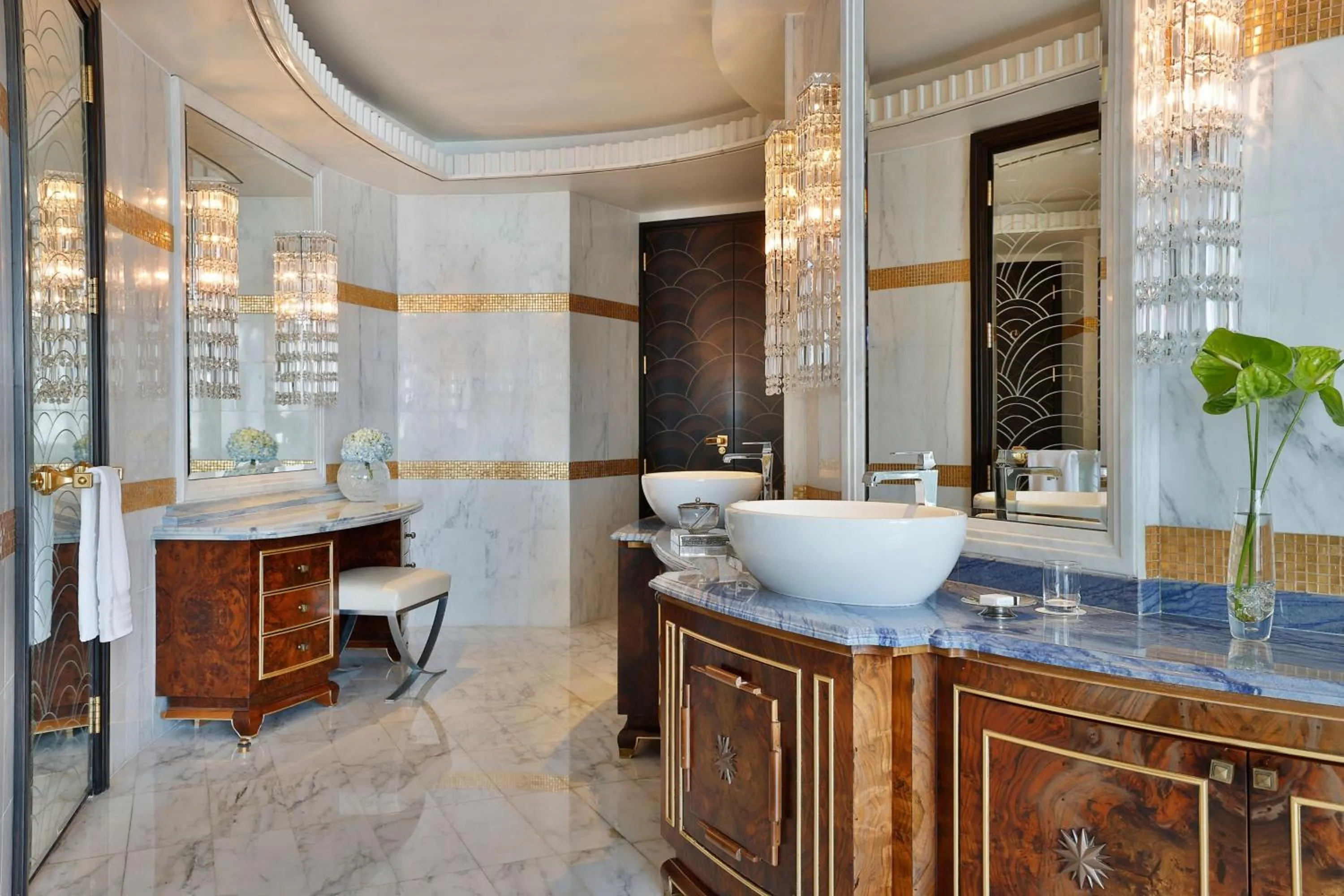 Photo of the whole room in The St. Regis Abu Dhabi