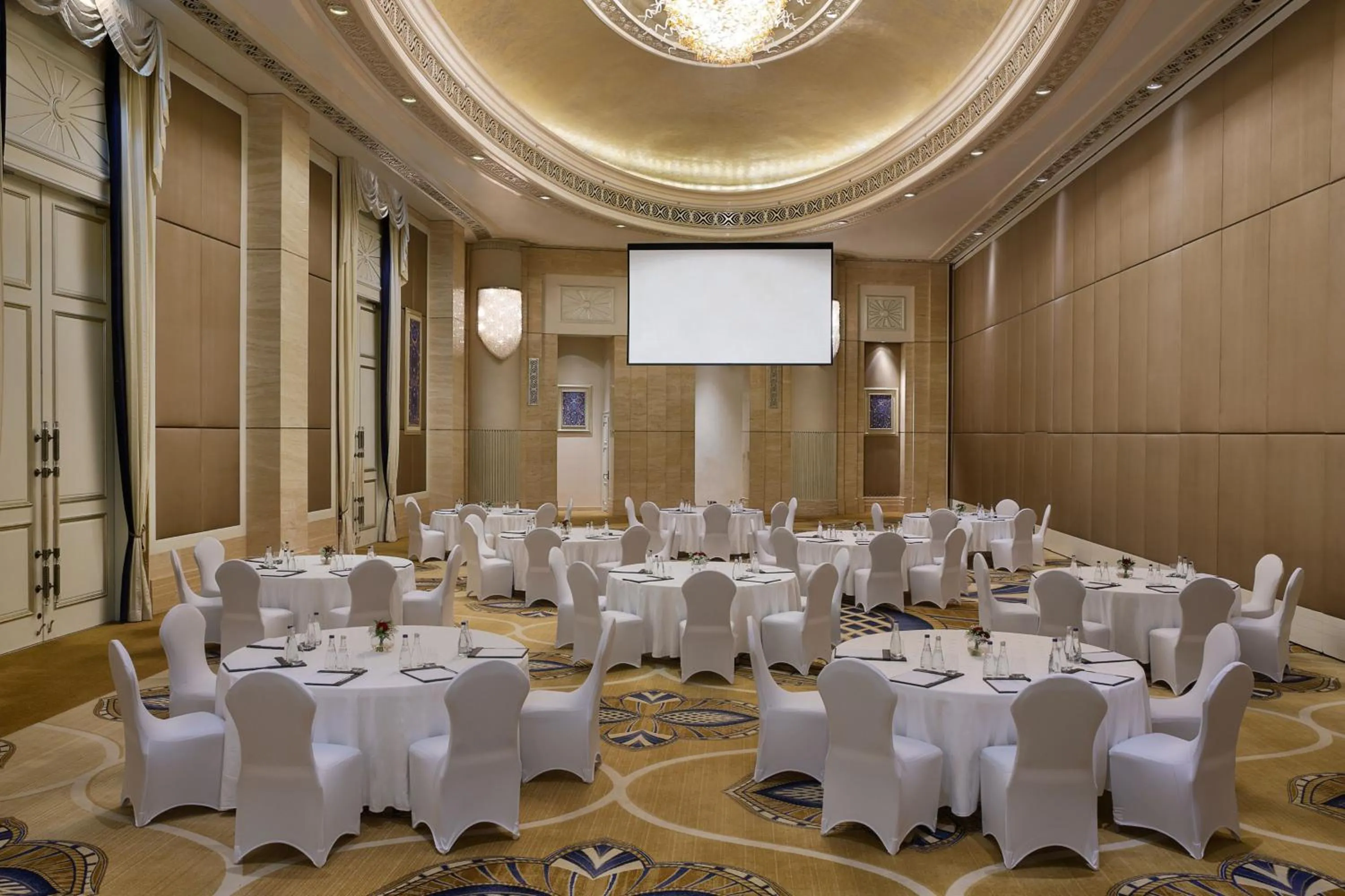 Meeting/conference room in The St. Regis Abu Dhabi