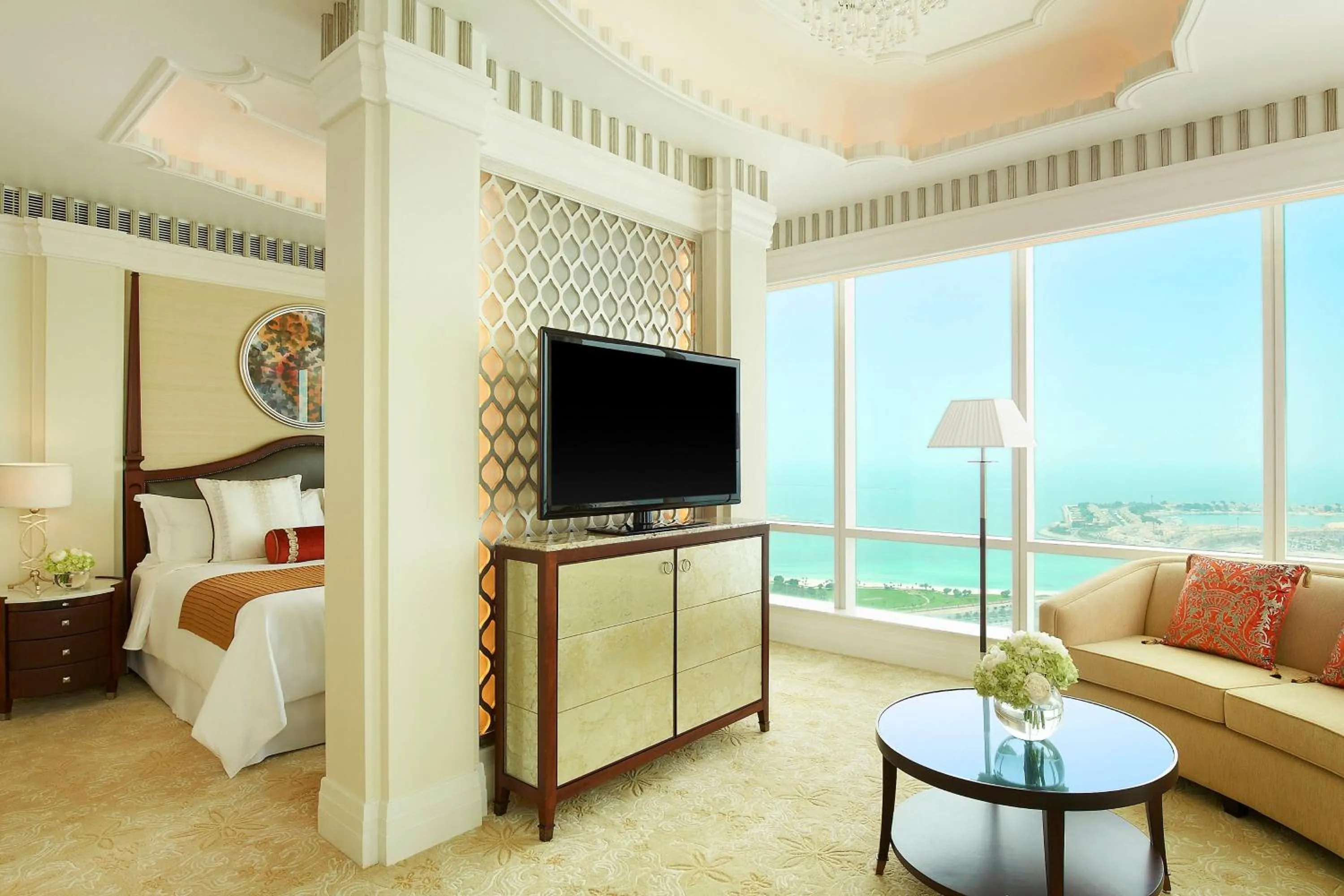 Bedroom, Bed in The St. Regis Abu Dhabi