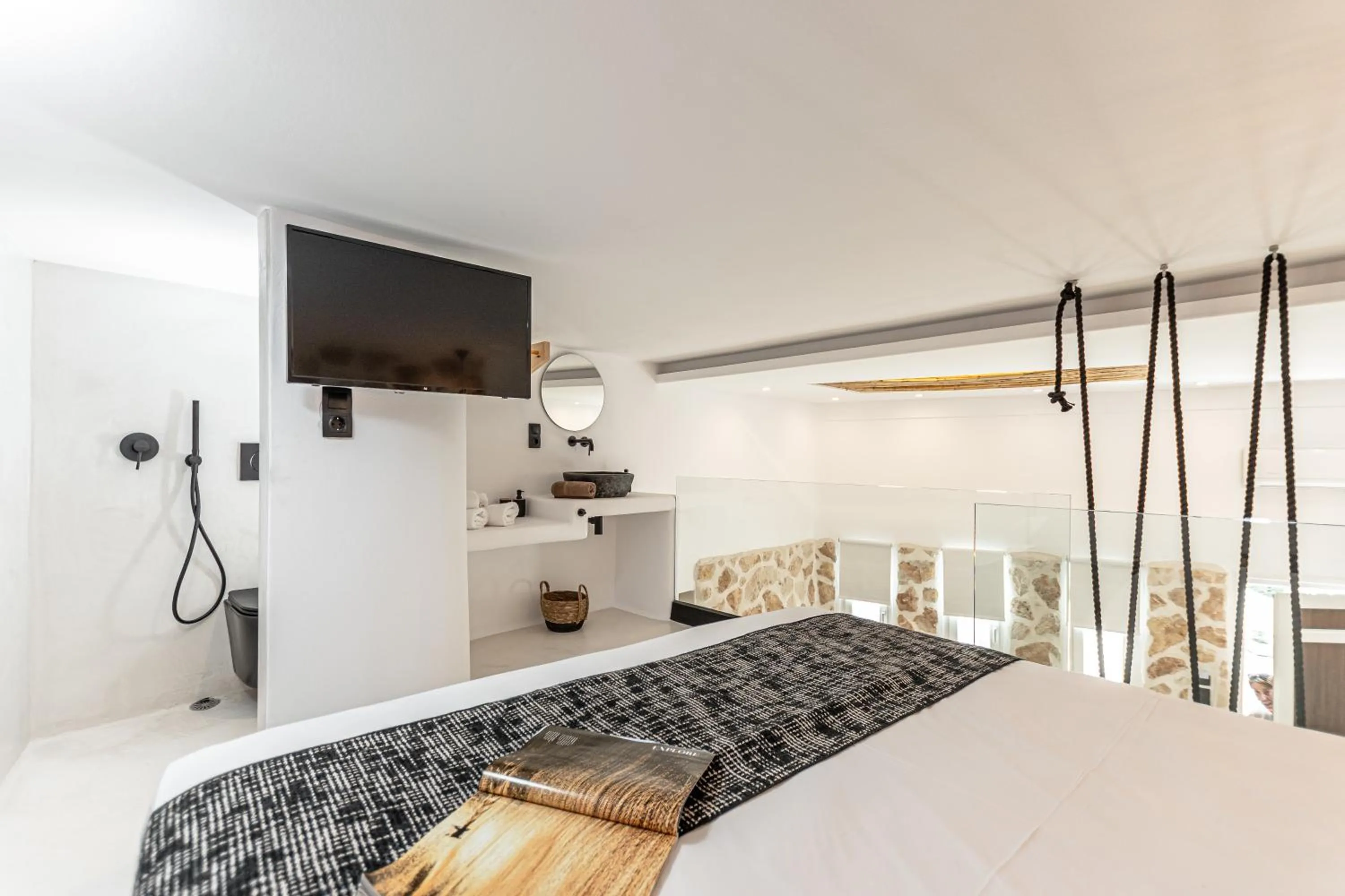 Bed in Naxian Spirit Inn