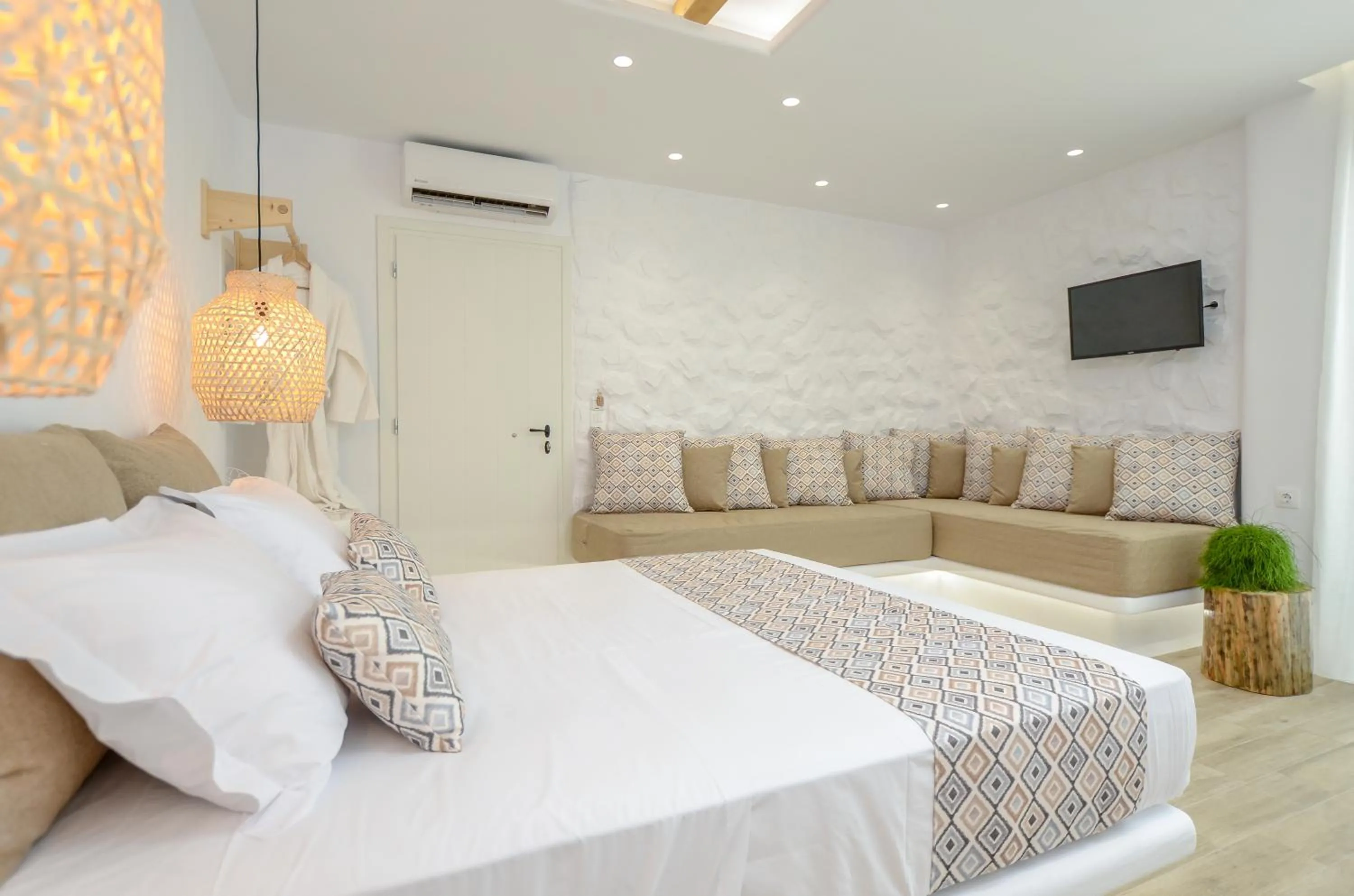 Bed in Naxian Spirit Inn