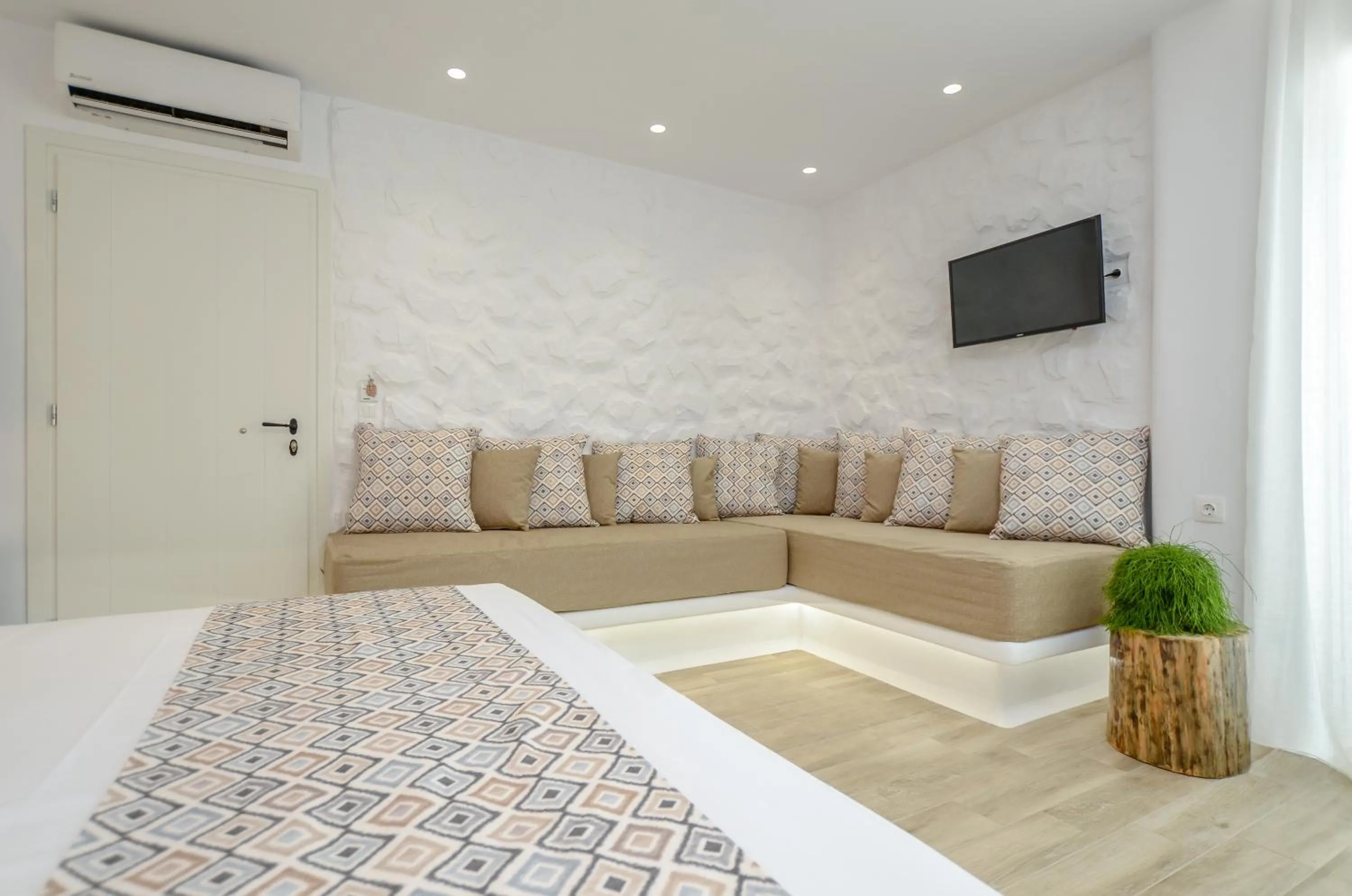 Bed in Naxian Spirit Inn