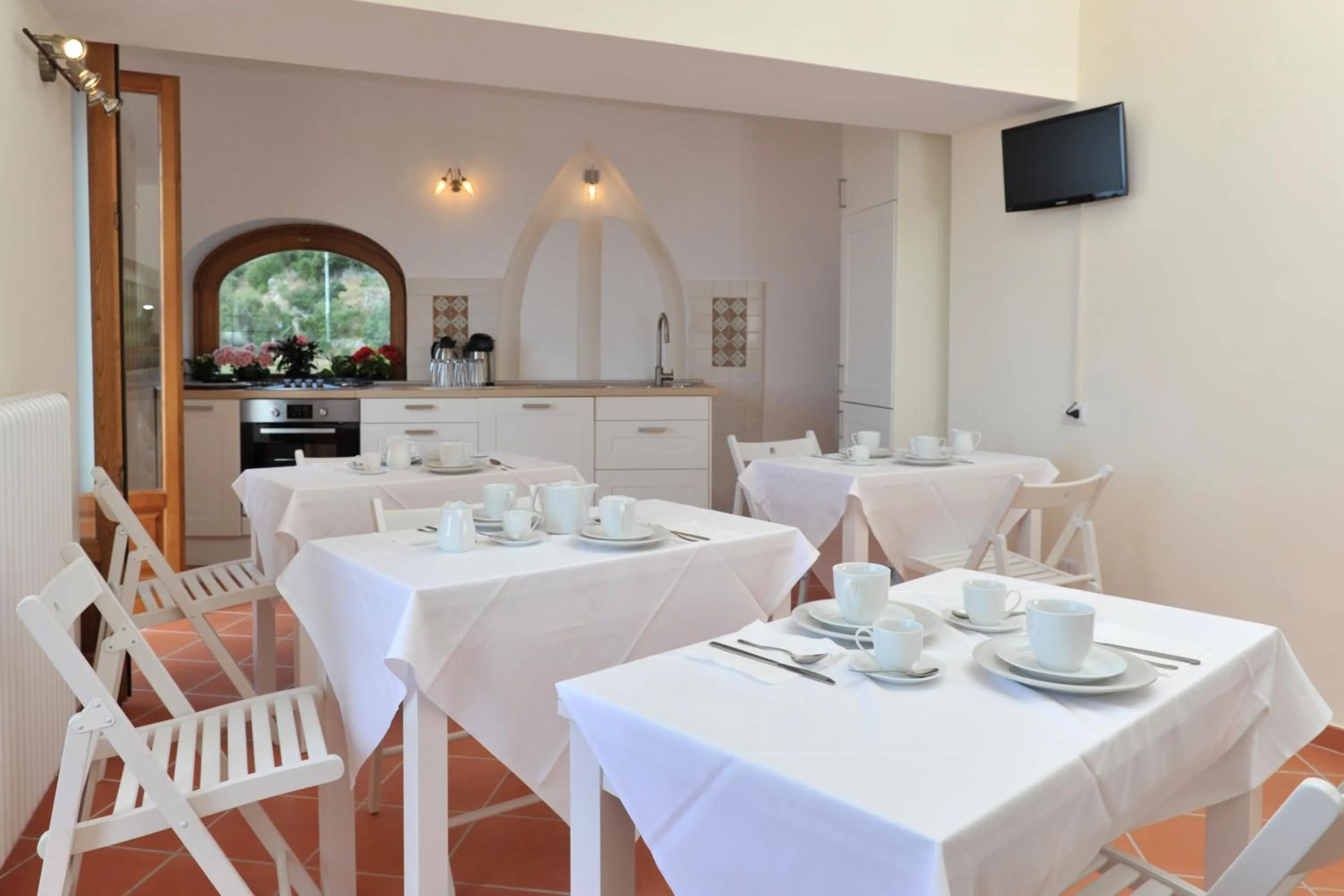 Restaurant/places to eat in Casa Falcone B&B
