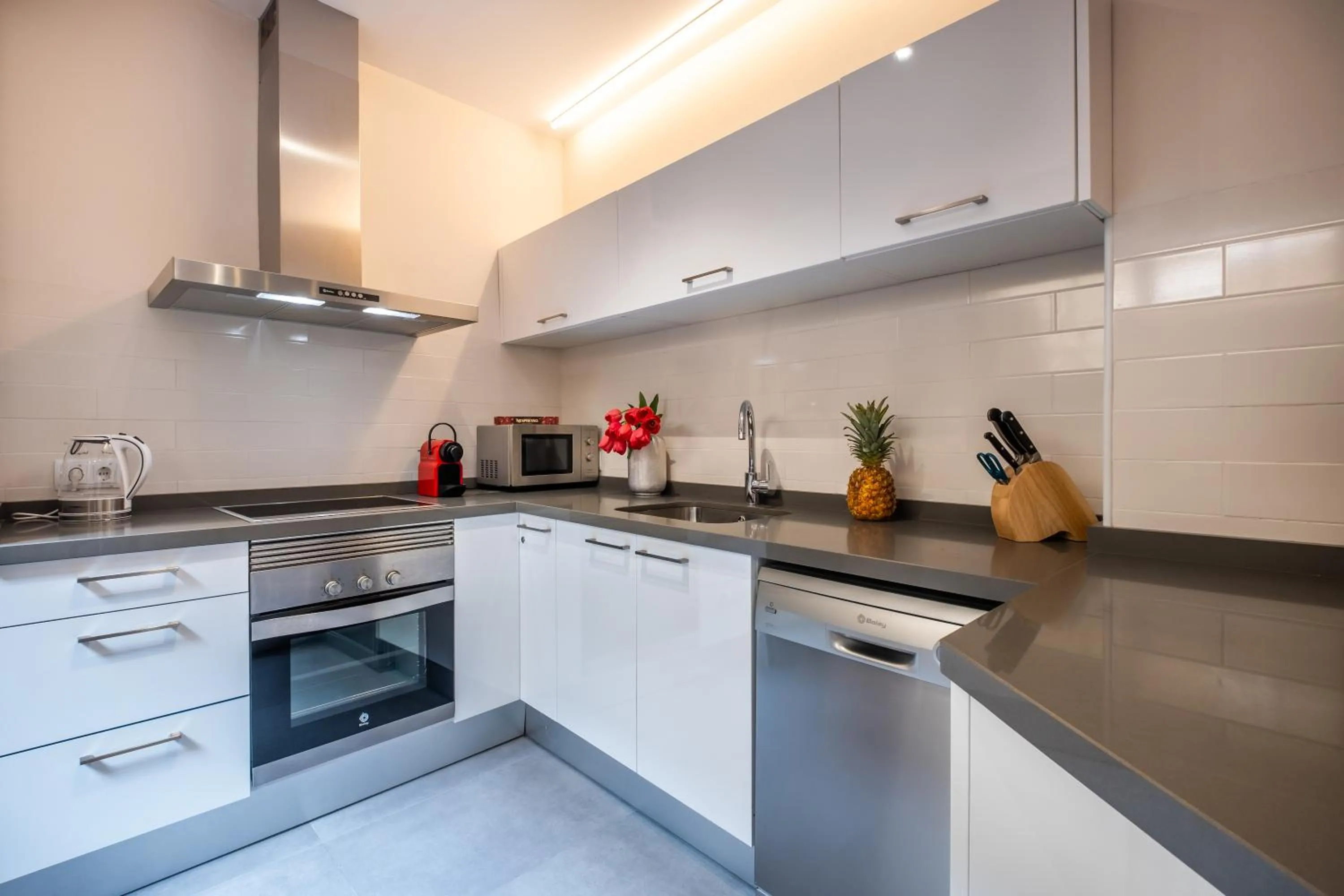 Kitchen or kitchenette in Lux Apartments Barcelona