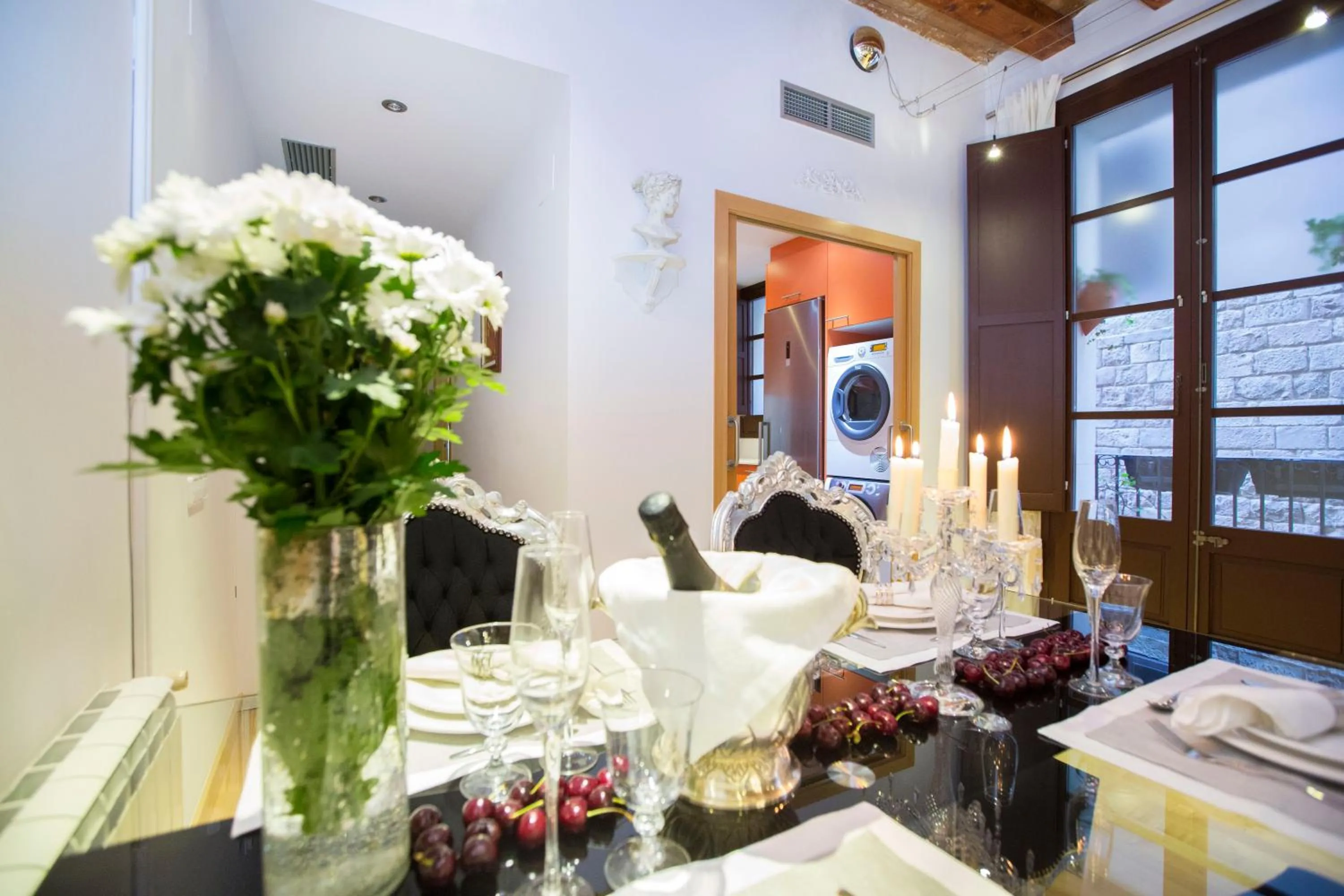 Kitchen or kitchenette in Lux Apartments Barcelona