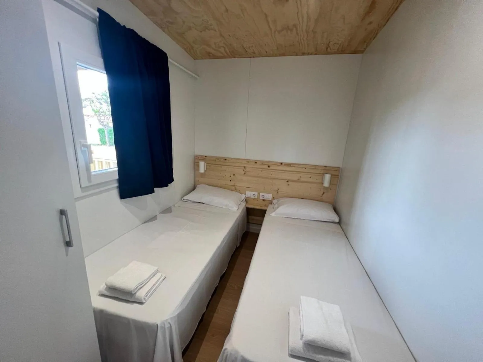 Property building, Bed in Camping Resort Els Pins