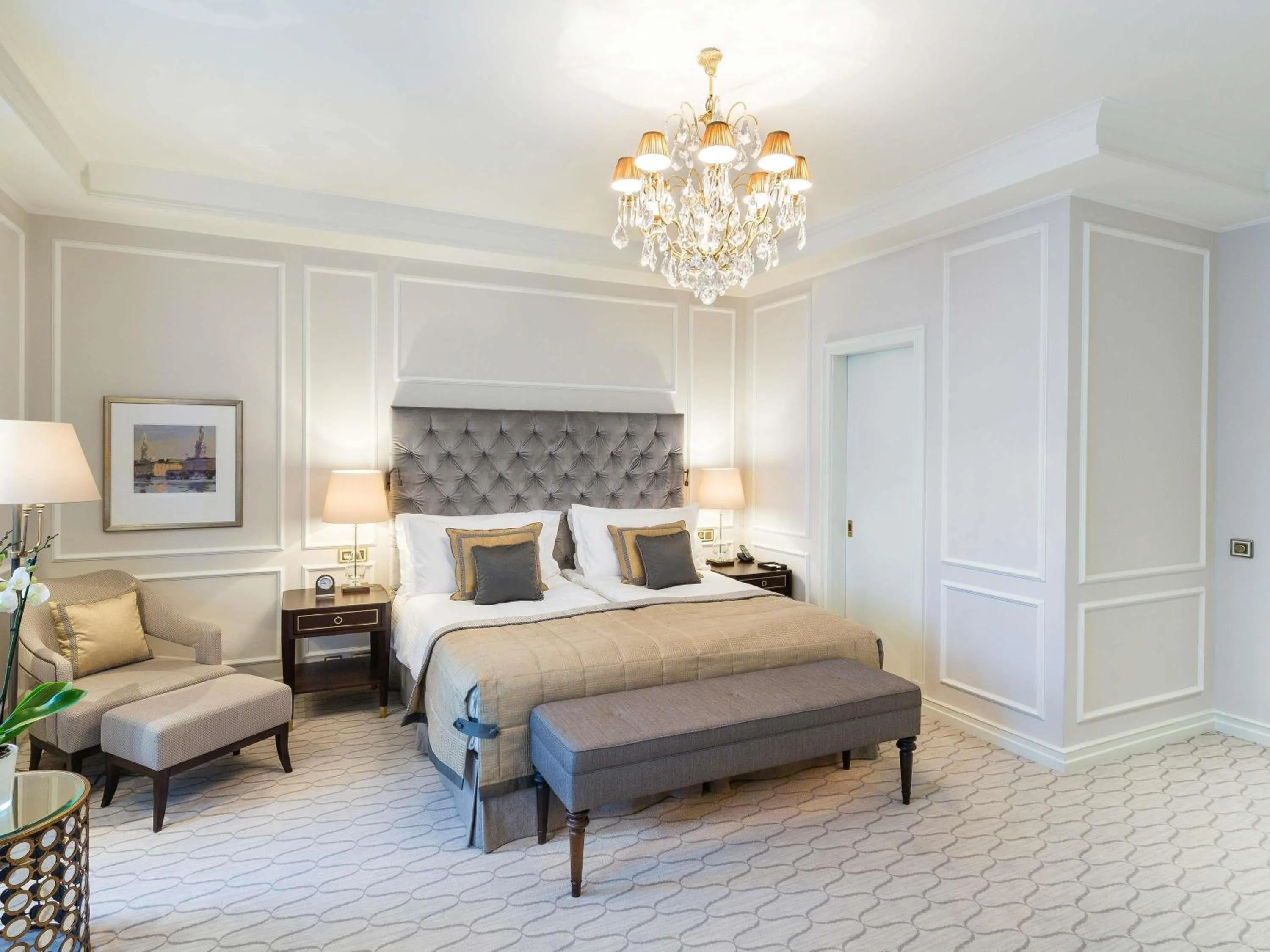 Bedroom, Bed in Fairmont Hotel Vier Jahreszeiten