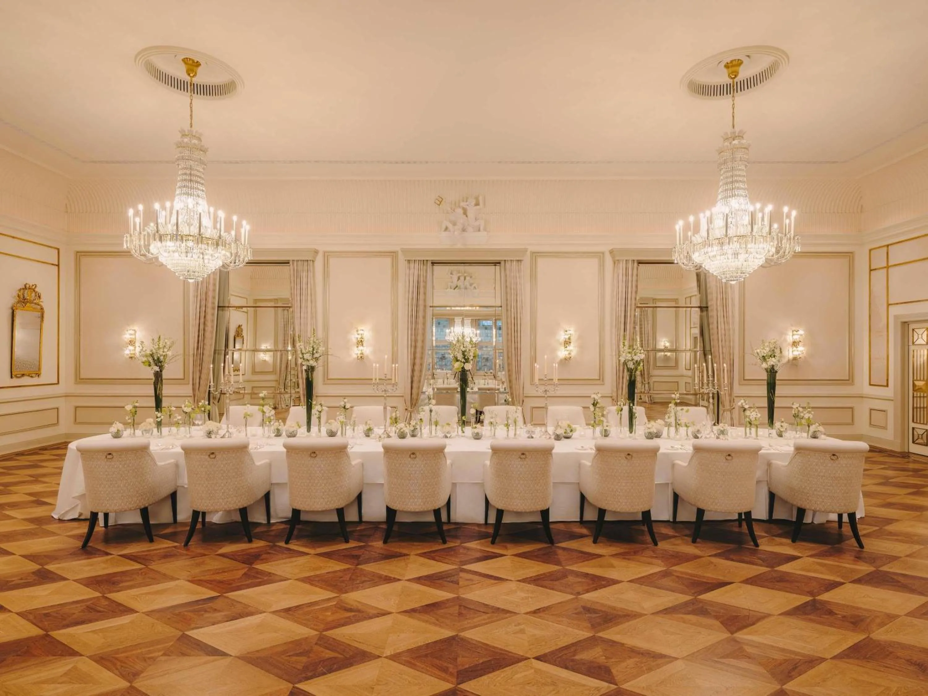 Meeting/conference room in Fairmont Hotel Vier Jahreszeiten