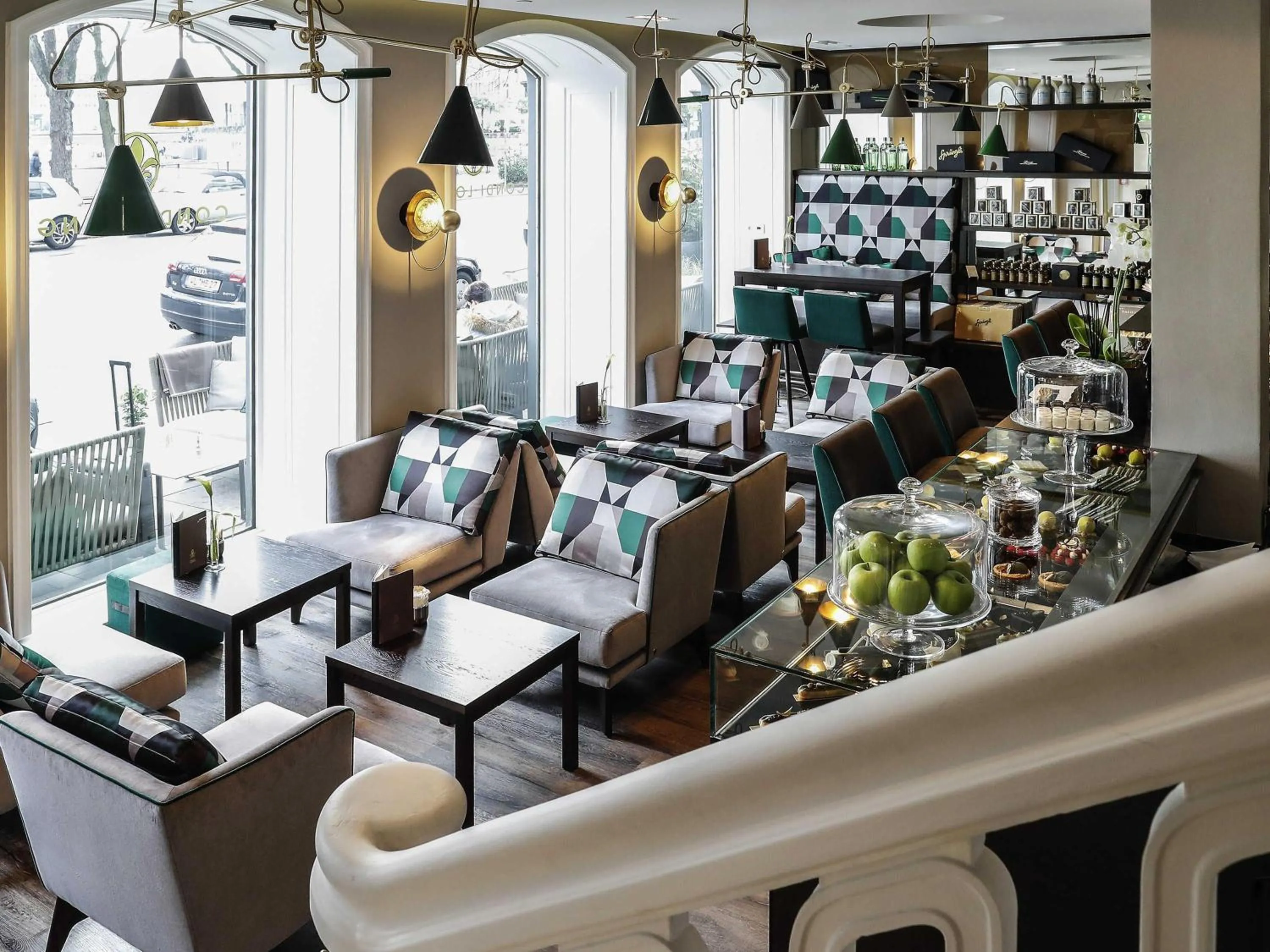 Restaurant/places to eat in Fairmont Hotel Vier Jahreszeiten