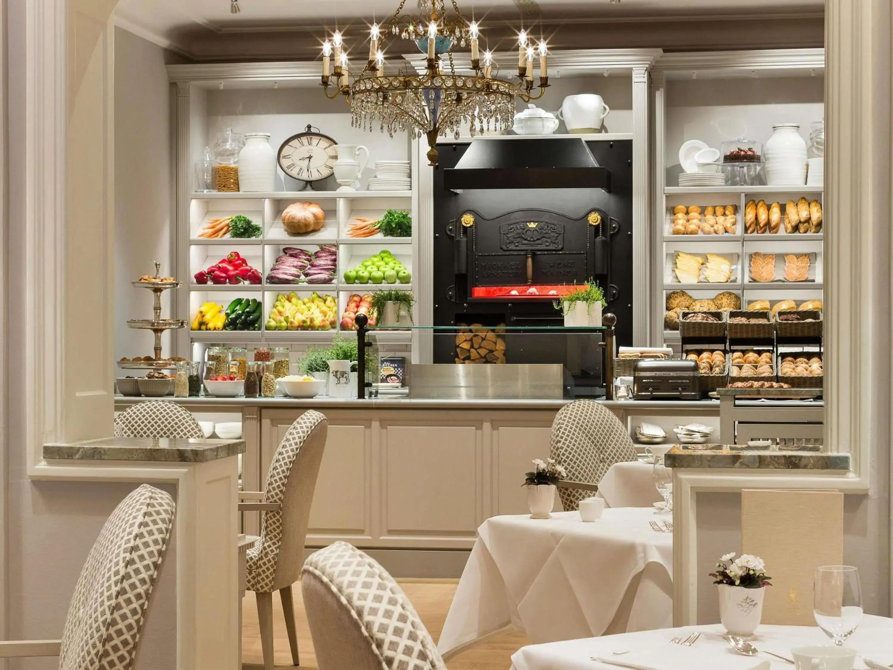 Breakfast in Fairmont Hotel Vier Jahreszeiten Breakfast in Fairmont Hotel Vier Jahreszeiten