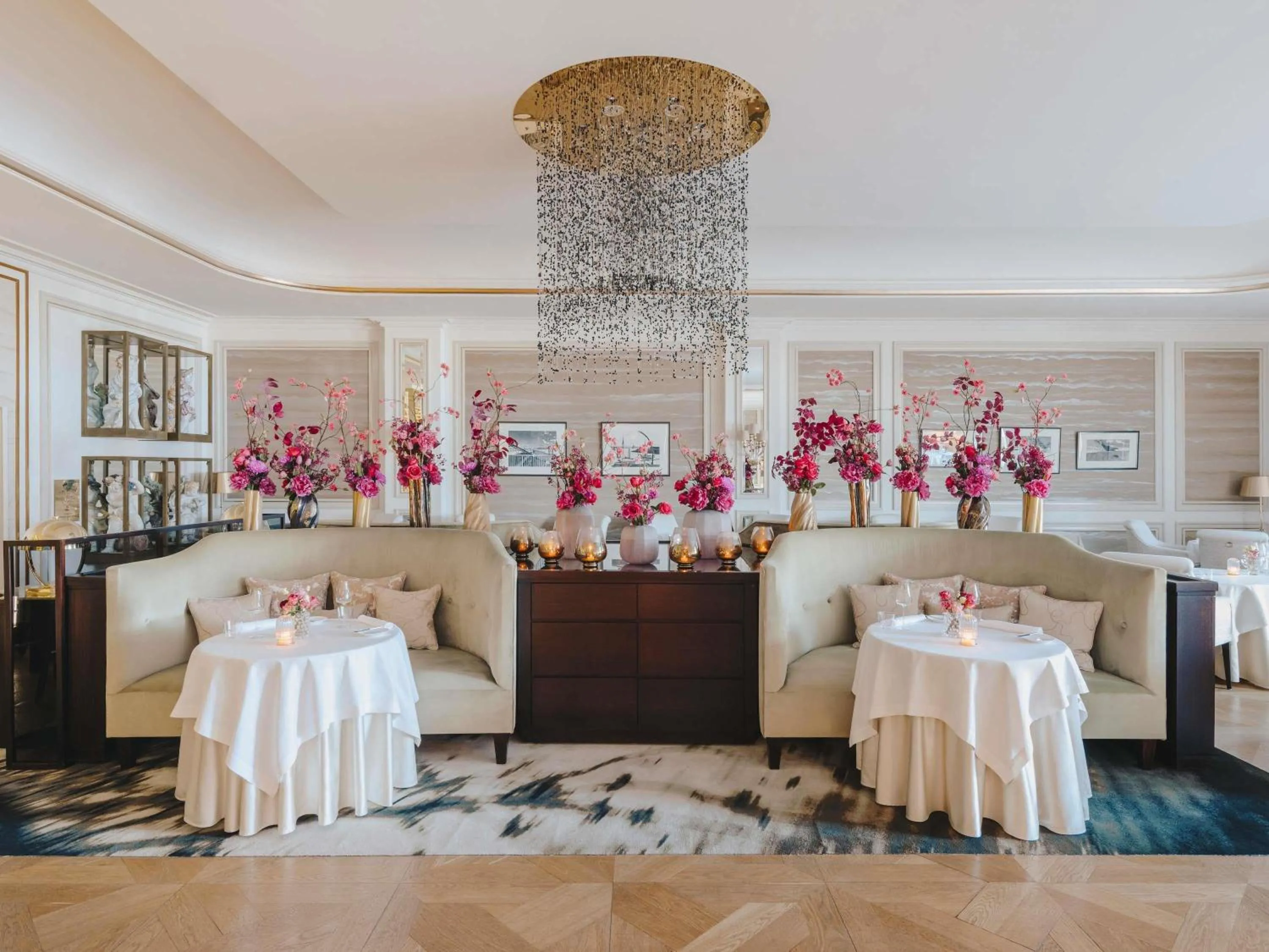 Restaurant/places to eat in Fairmont Hotel Vier Jahreszeiten