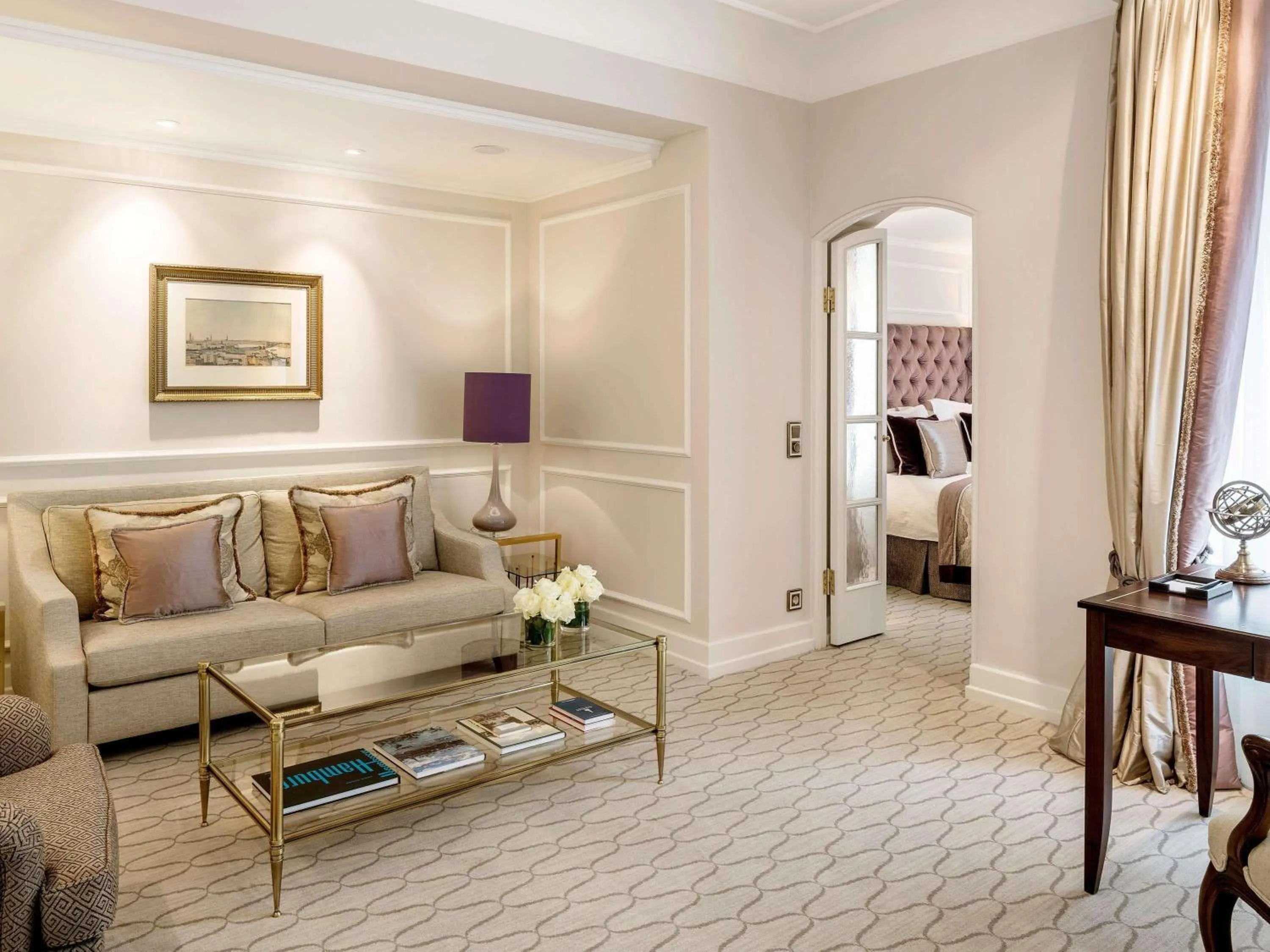 Bedroom in Fairmont Hotel Vier Jahreszeiten