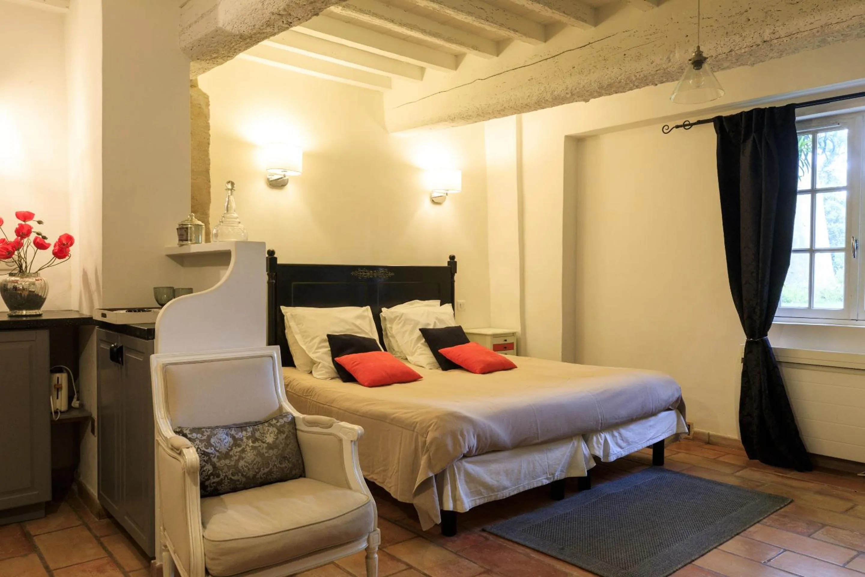 Bedroom, Bed in Domaine de Rhodes - 5 Chambres et 7 locations de vacances