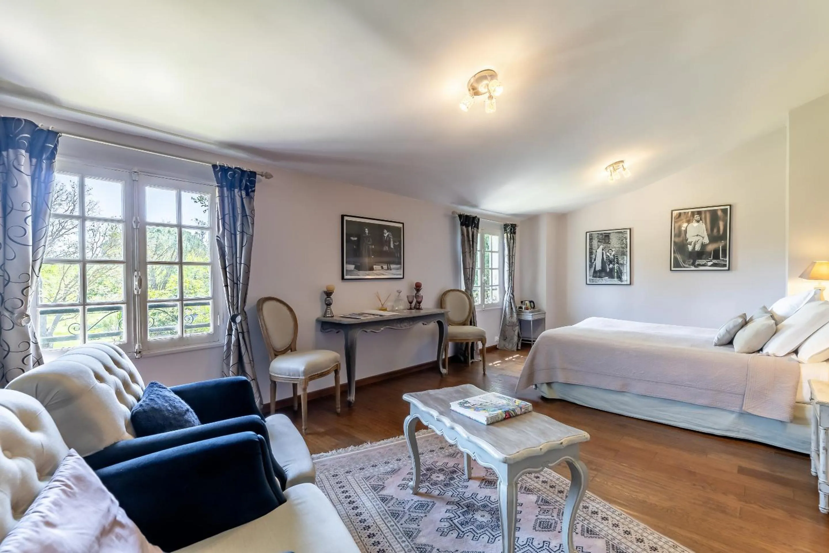 Bedroom, Bed in Domaine de Rhodes - 5 Chambres et 7 locations de vacances