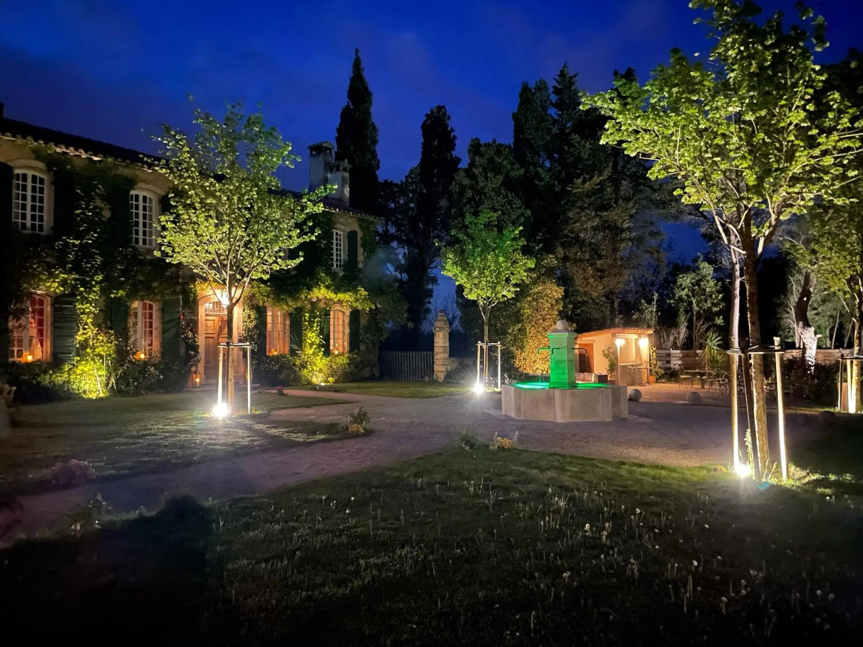 Property building in Domaine de Rhodes - 5 Chambres et 7 locations de vacances
