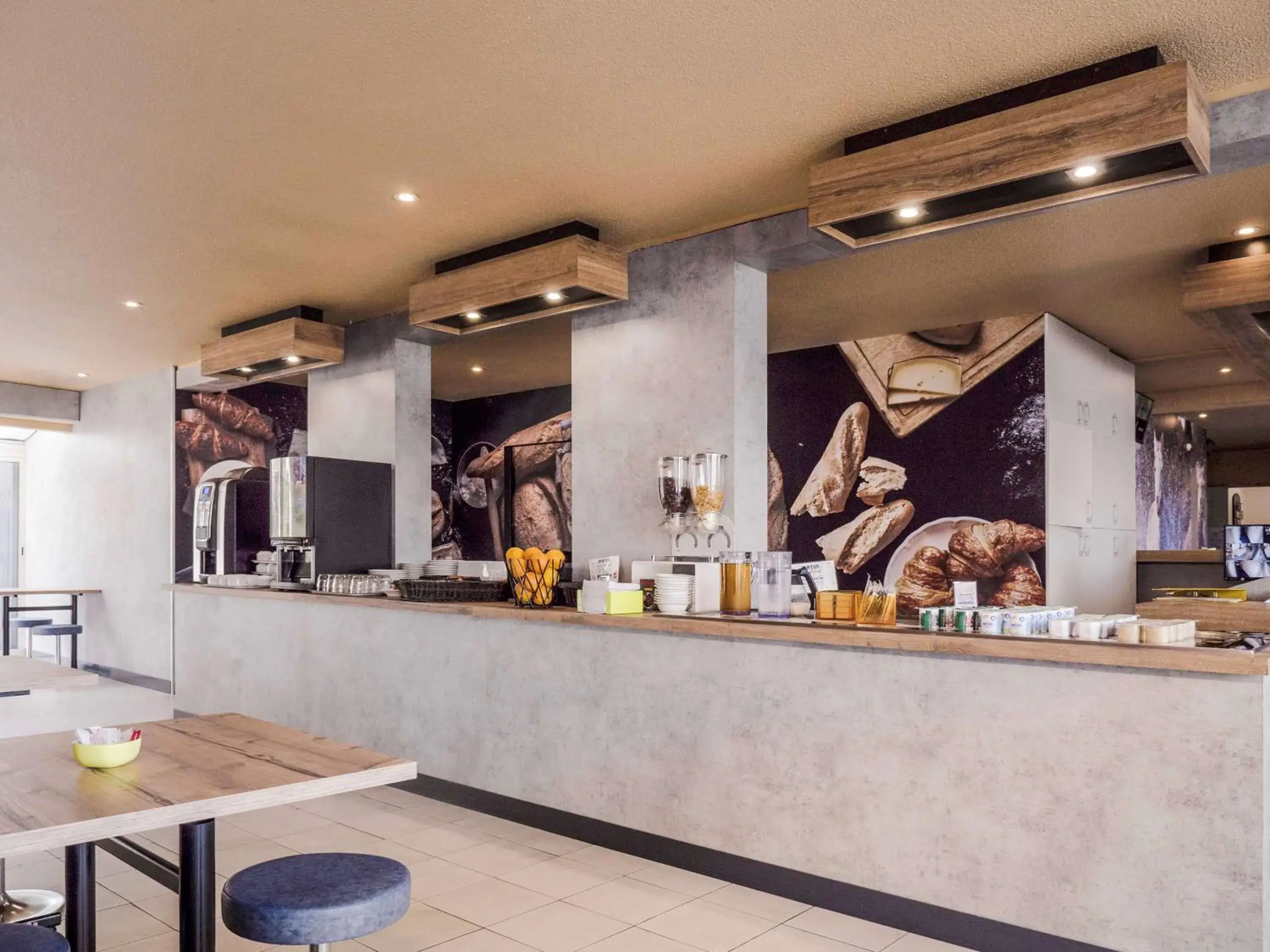 Restaurant/places to eat in ibis budget Arles Sud Fourchon Restaurant/places to eat in ibis budget Arles Sud Fourchon