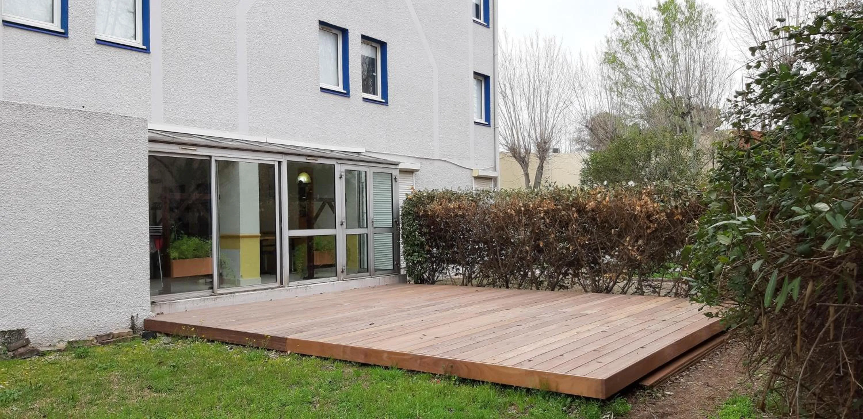 Patio in ibis budget Arles Sud Fourchon