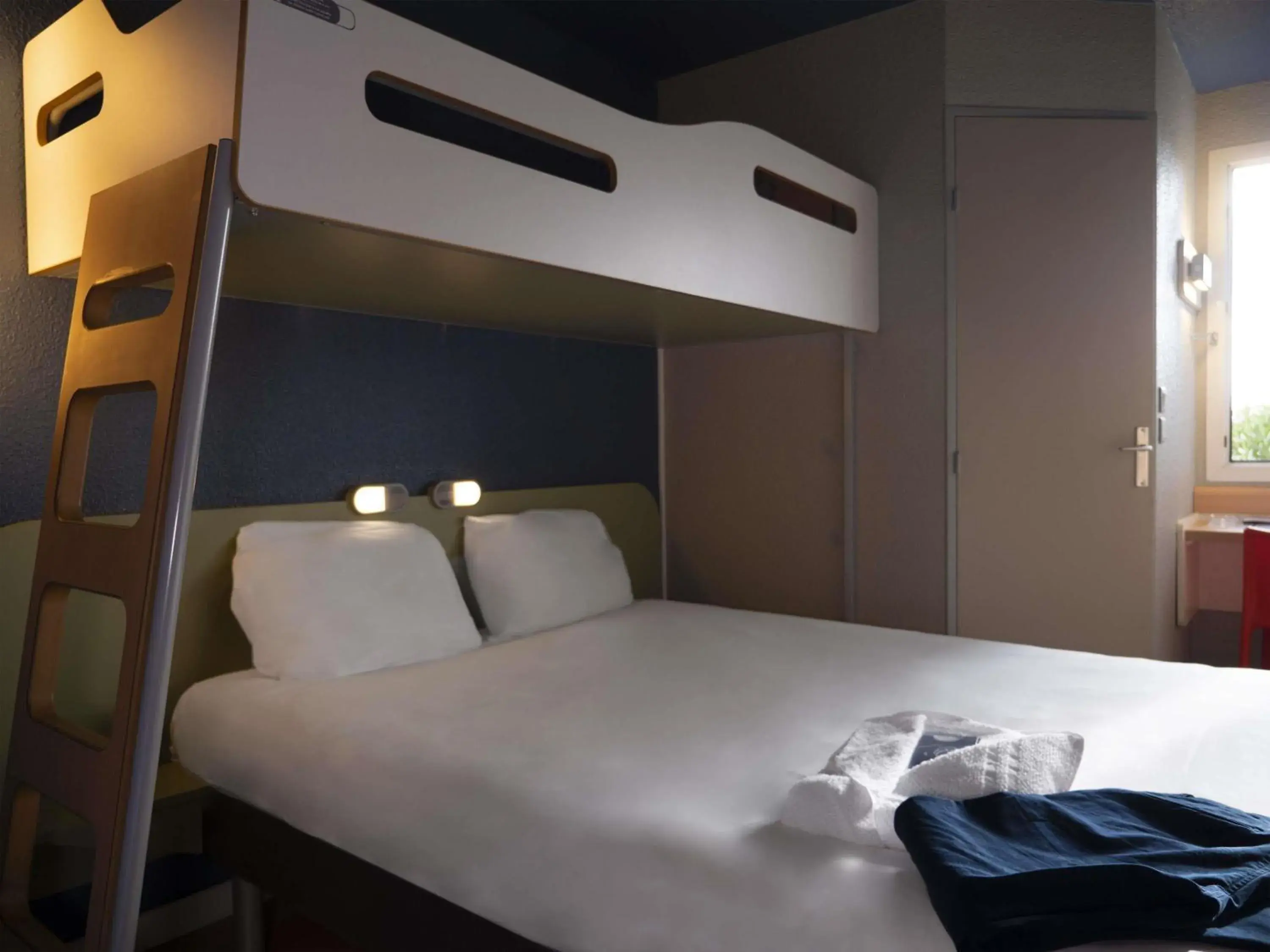 Bedroom, Bed in ibis budget Arles Sud Fourchon Bedroom, Bed in ibis budget Arles Sud Fourchon