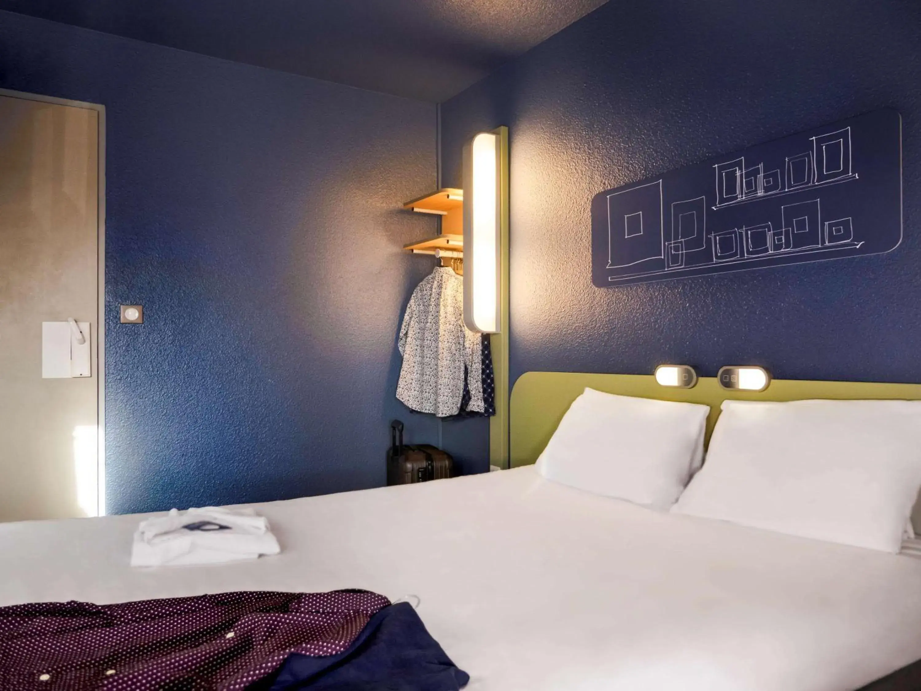 Photo of the whole room, Bed in ibis budget Arles Sud Fourchon Photo of the whole room, Bed in ibis budget Arles Sud Fourchon