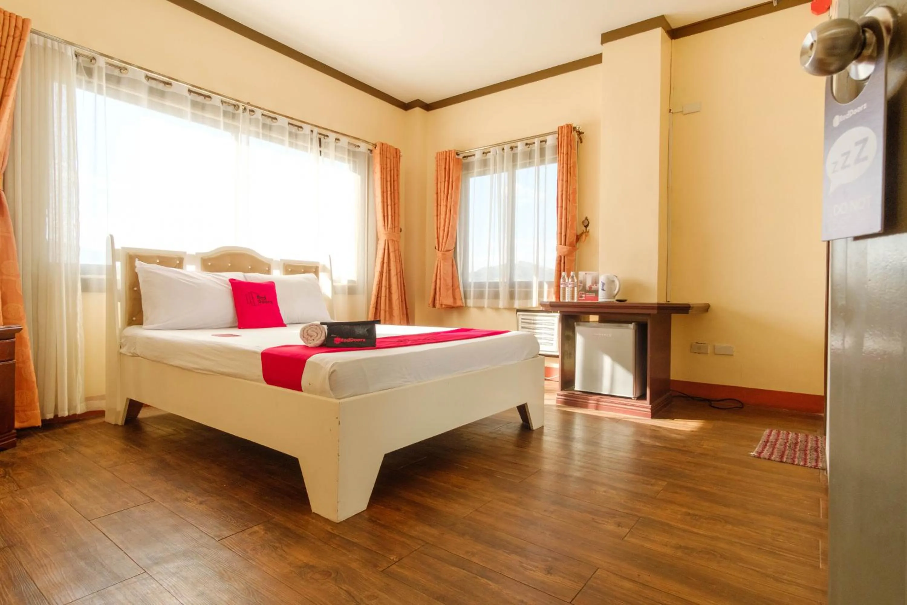 TV and multimedia, Bed in RedDoorz Plus @ Seaborne Hotel Subic Zambales