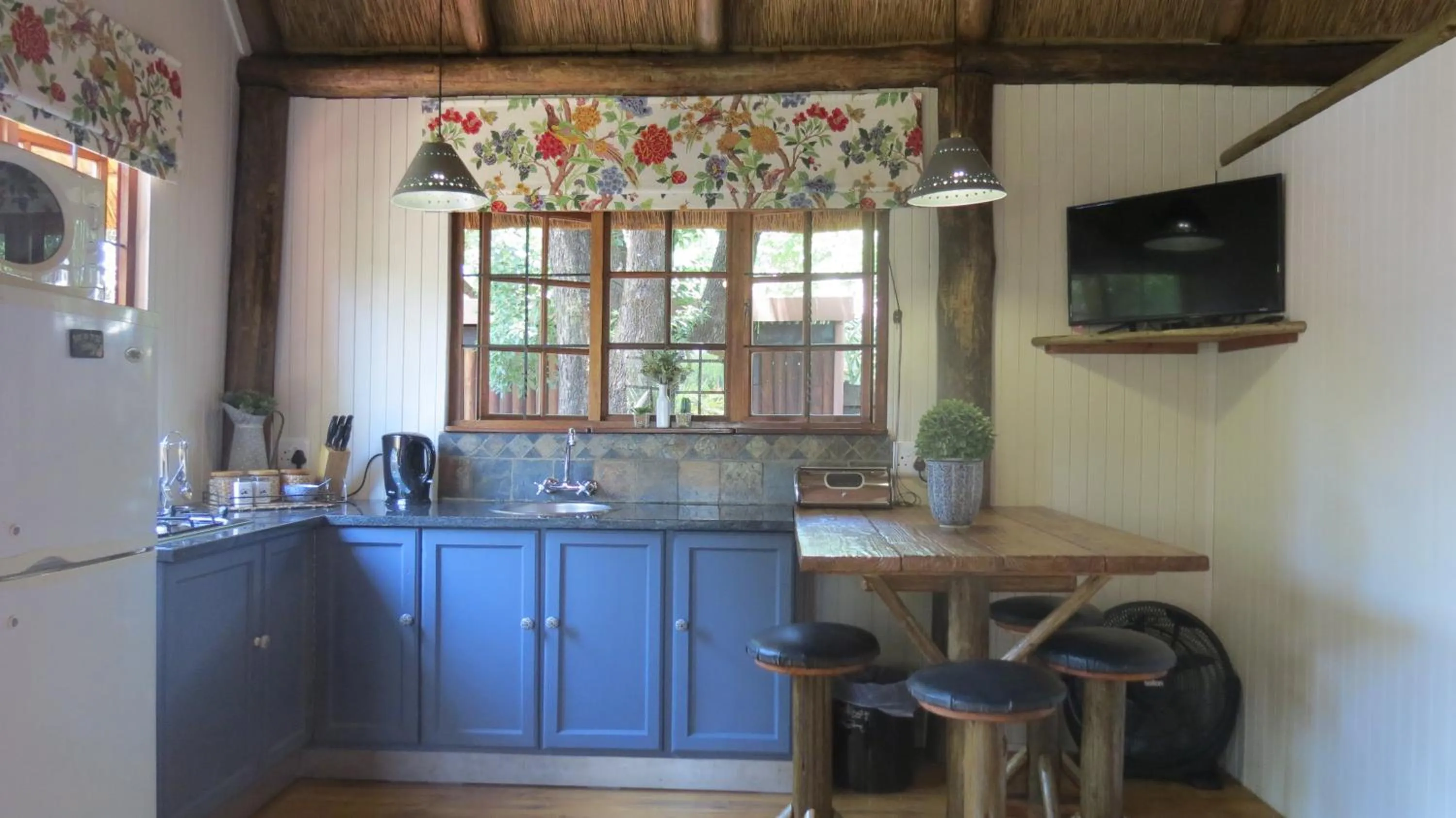 Kitchen or kitchenette in Ciara Guesthouse