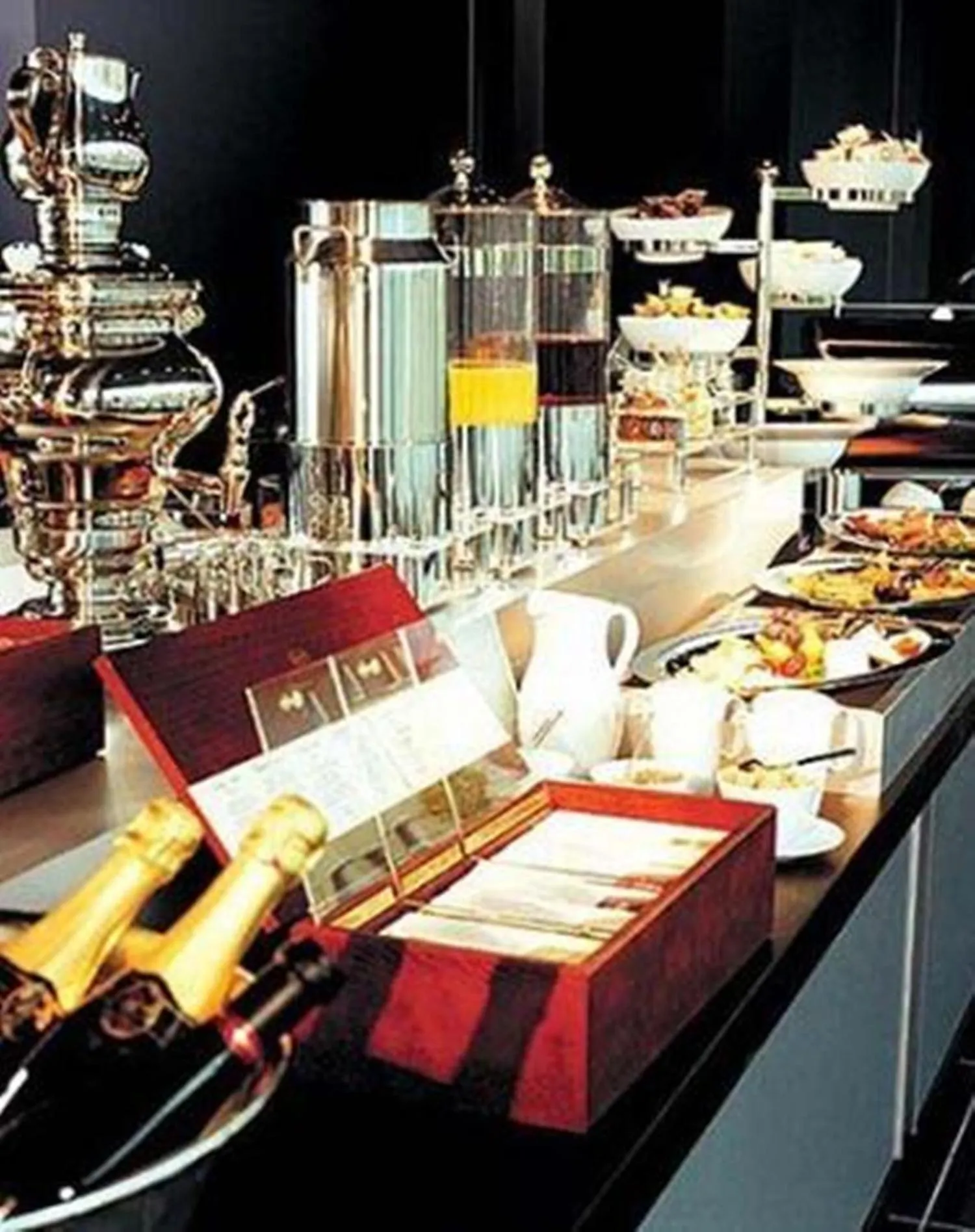 Restaurant/places to eat in Kult Hotel