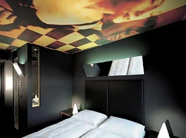 Photo of the whole room, Bed in Kult Hotel