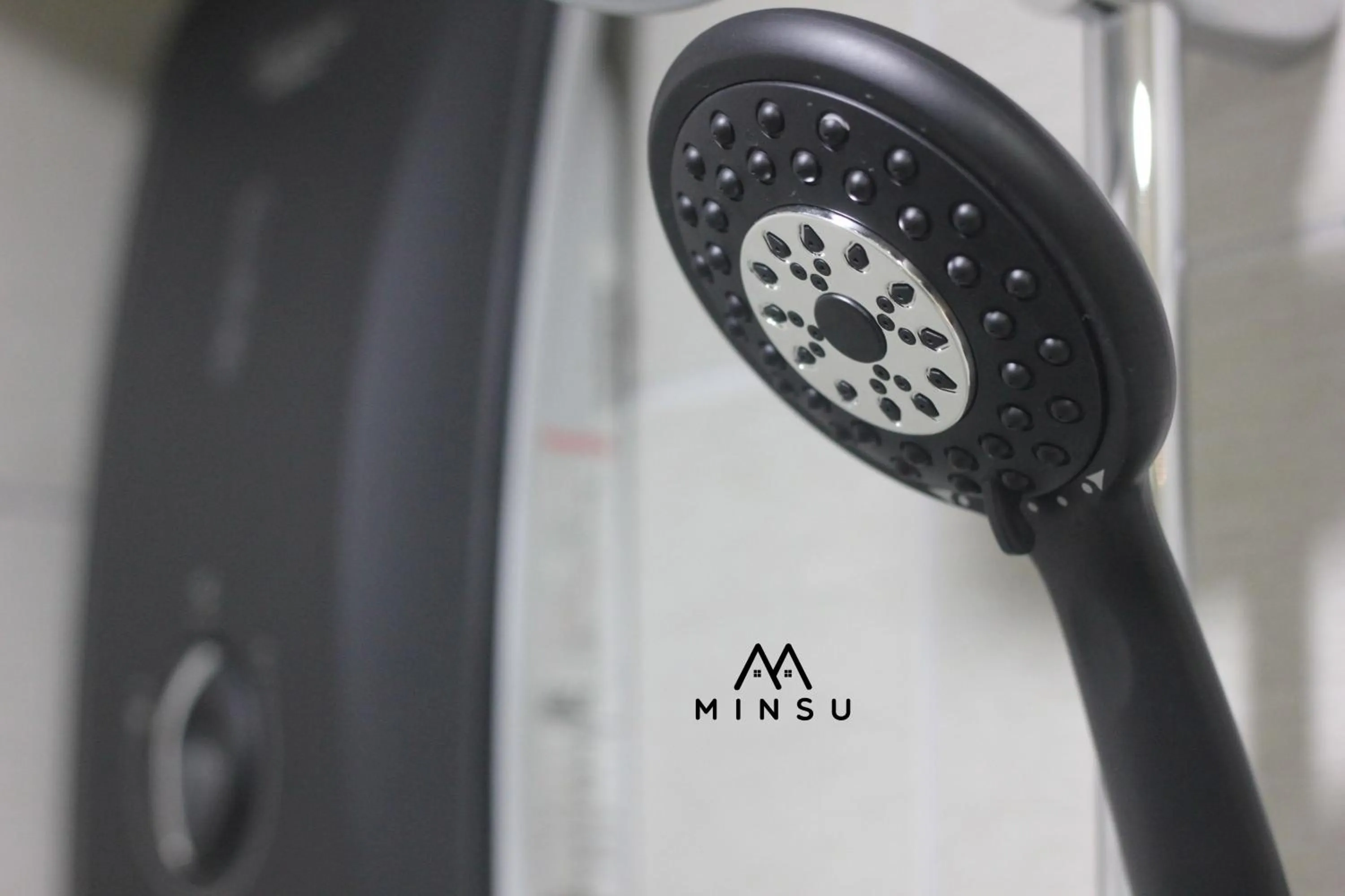 Shower in Minsu (Ekocheras)