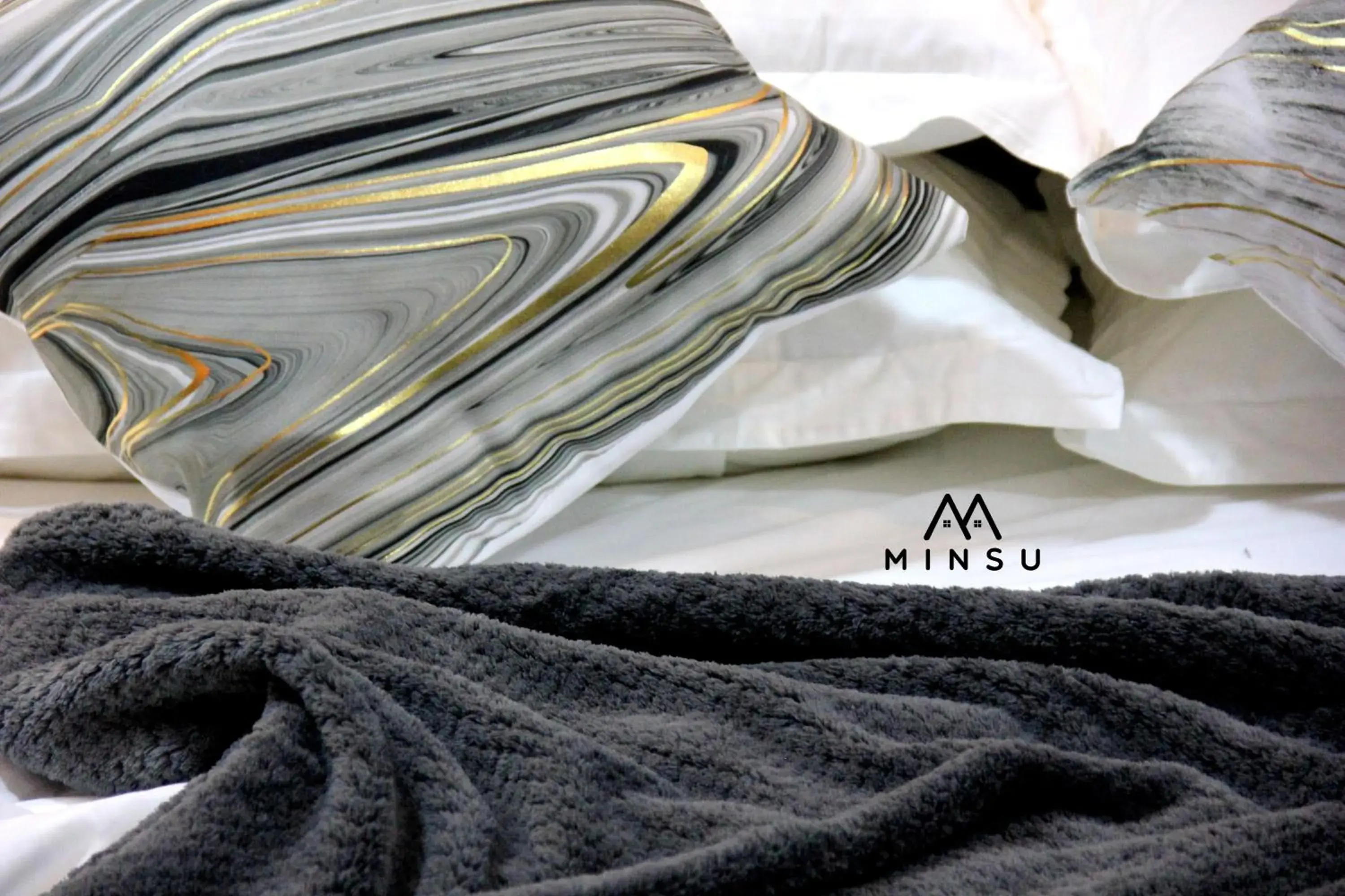 Bed in Minsu (Ekocheras) Bed in Minsu (Ekocheras)