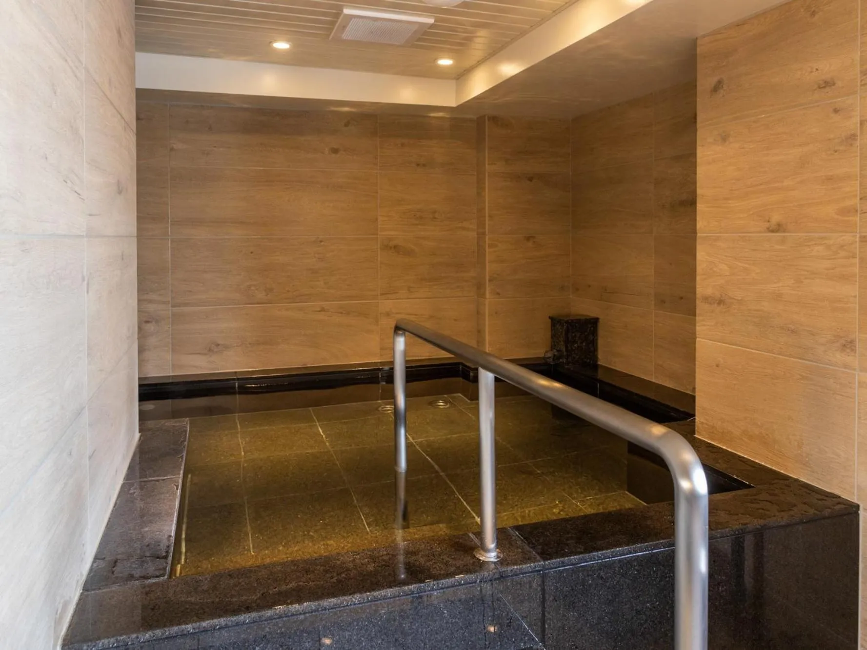 Hot Tub in Tosei Hotel & Seminar Makuhari