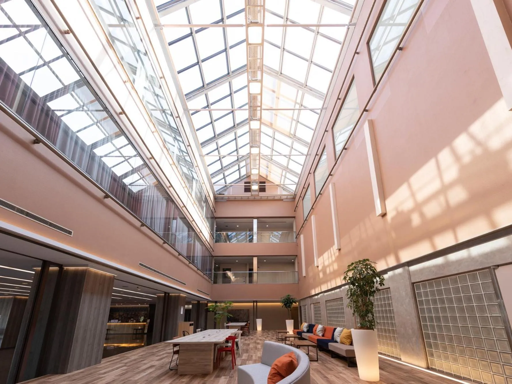 Restaurant/places to eat in Tosei Hotel & Seminar Makuhari