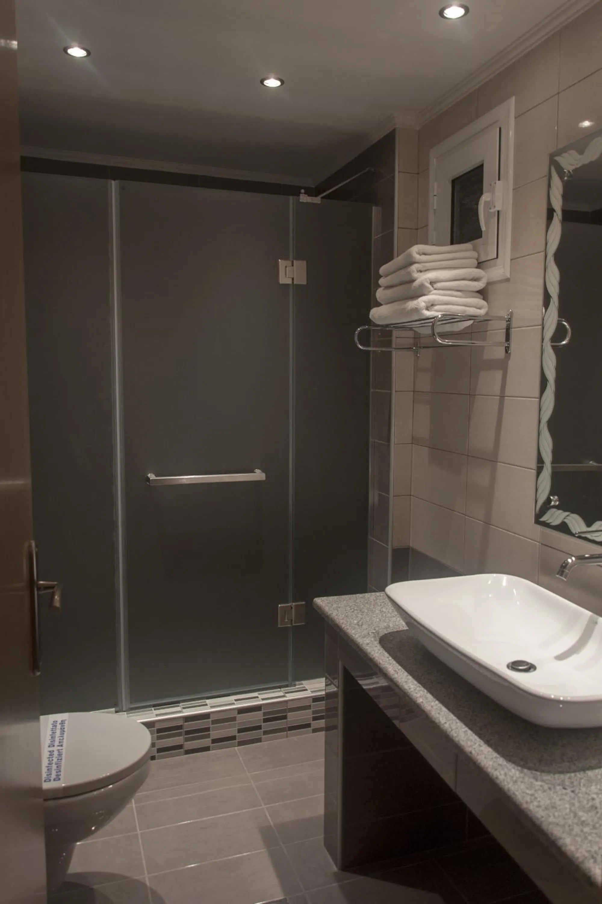 Shower in Hotel Marianna