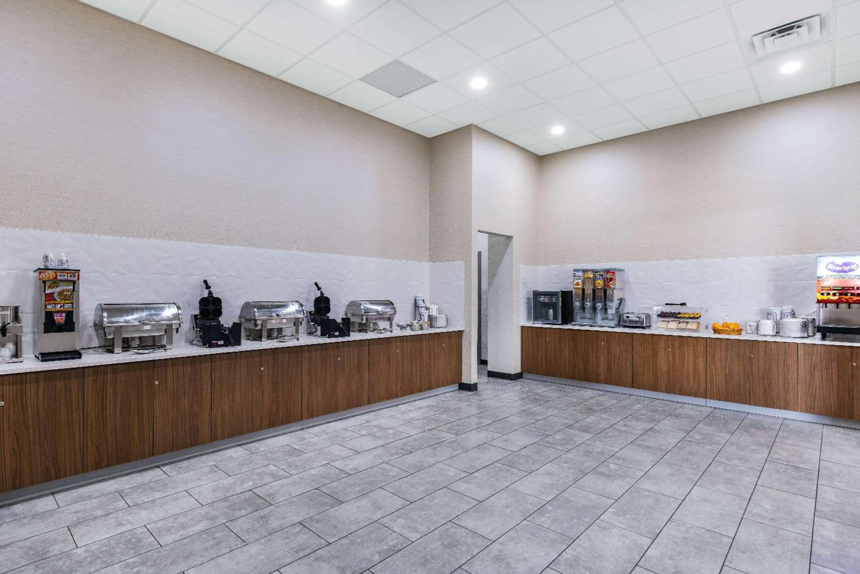 Breakfast in Wingate by Wyndham Wichita Airport
