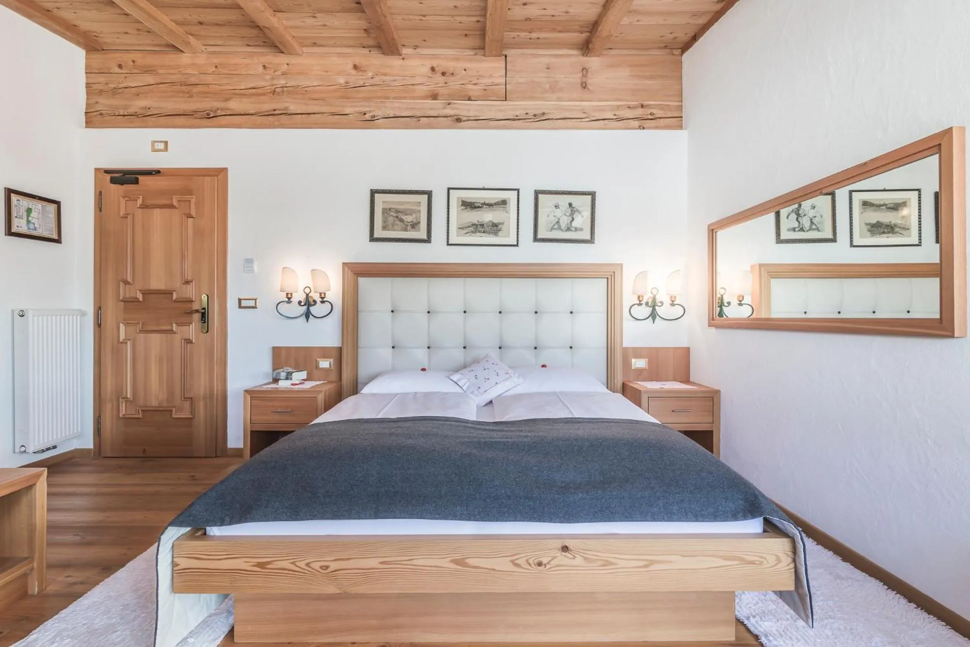 Bed in Almhotel Col Raiser