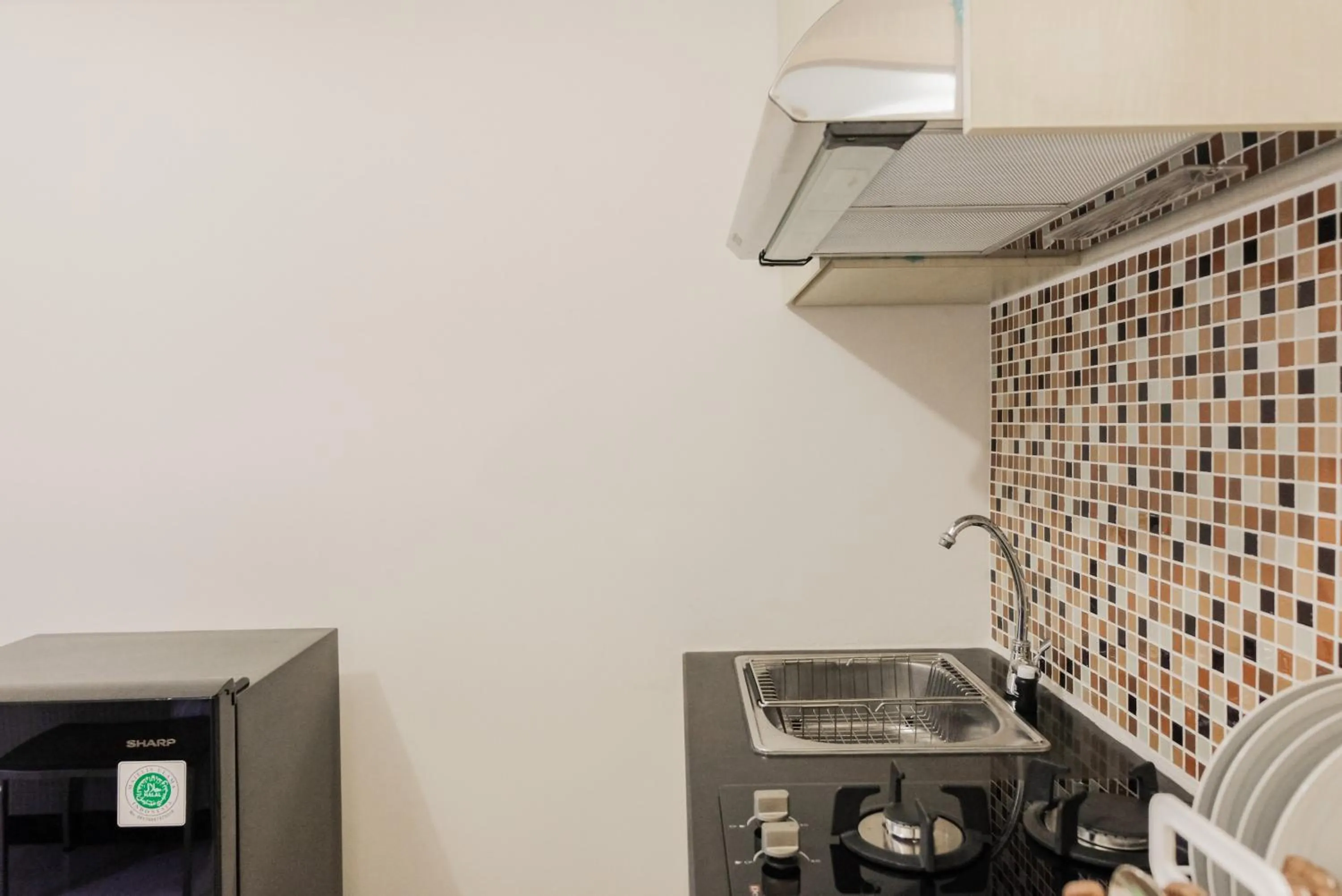 Luxurious and Convenient 2BR 19 Avenue Apartment By Travelio