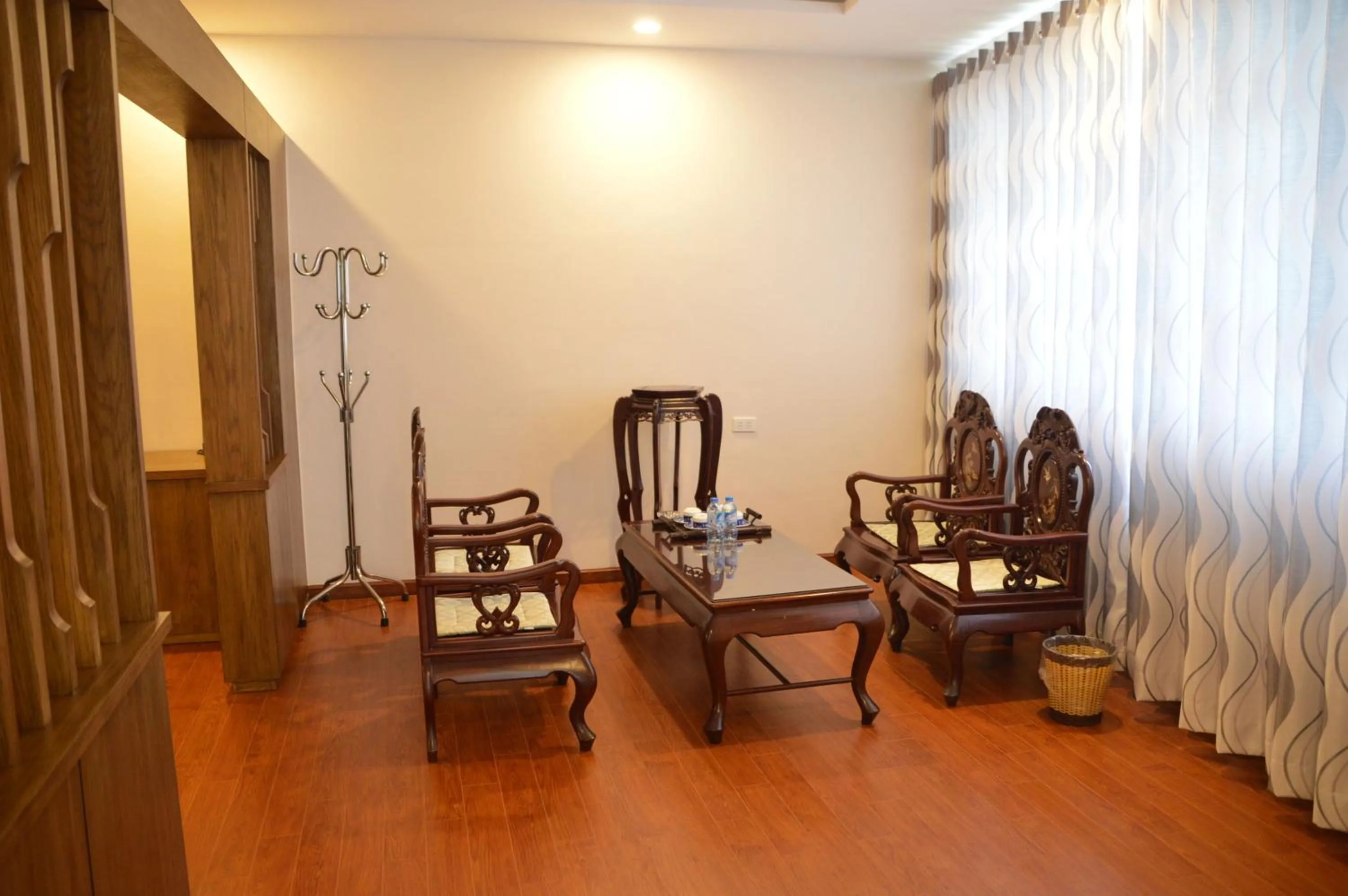 Living room in Phu Tho Hotel