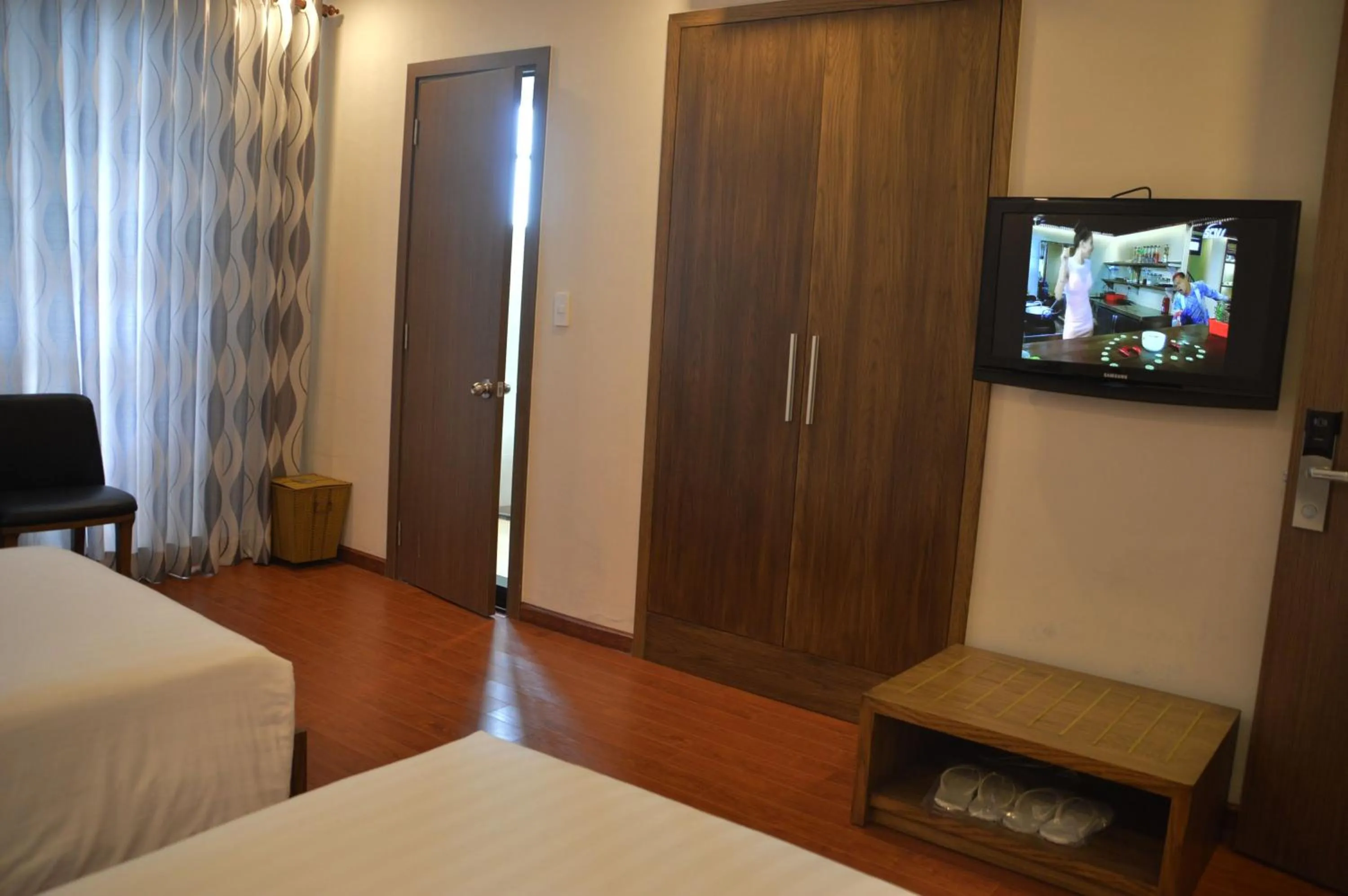 TV and multimedia, Bed in Phu Tho Hotel